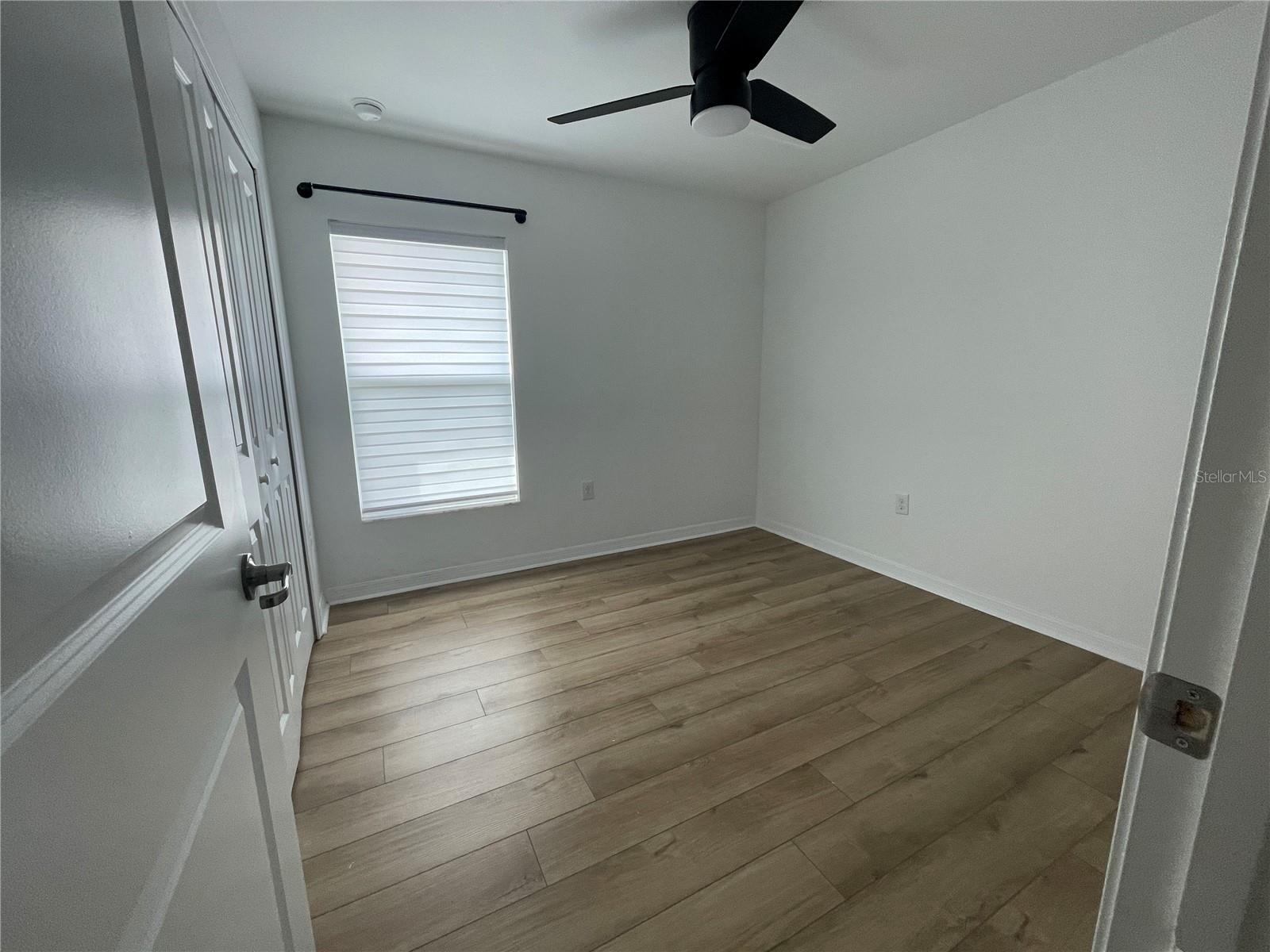 Image 21 of 35 For 112 Oakwood Court