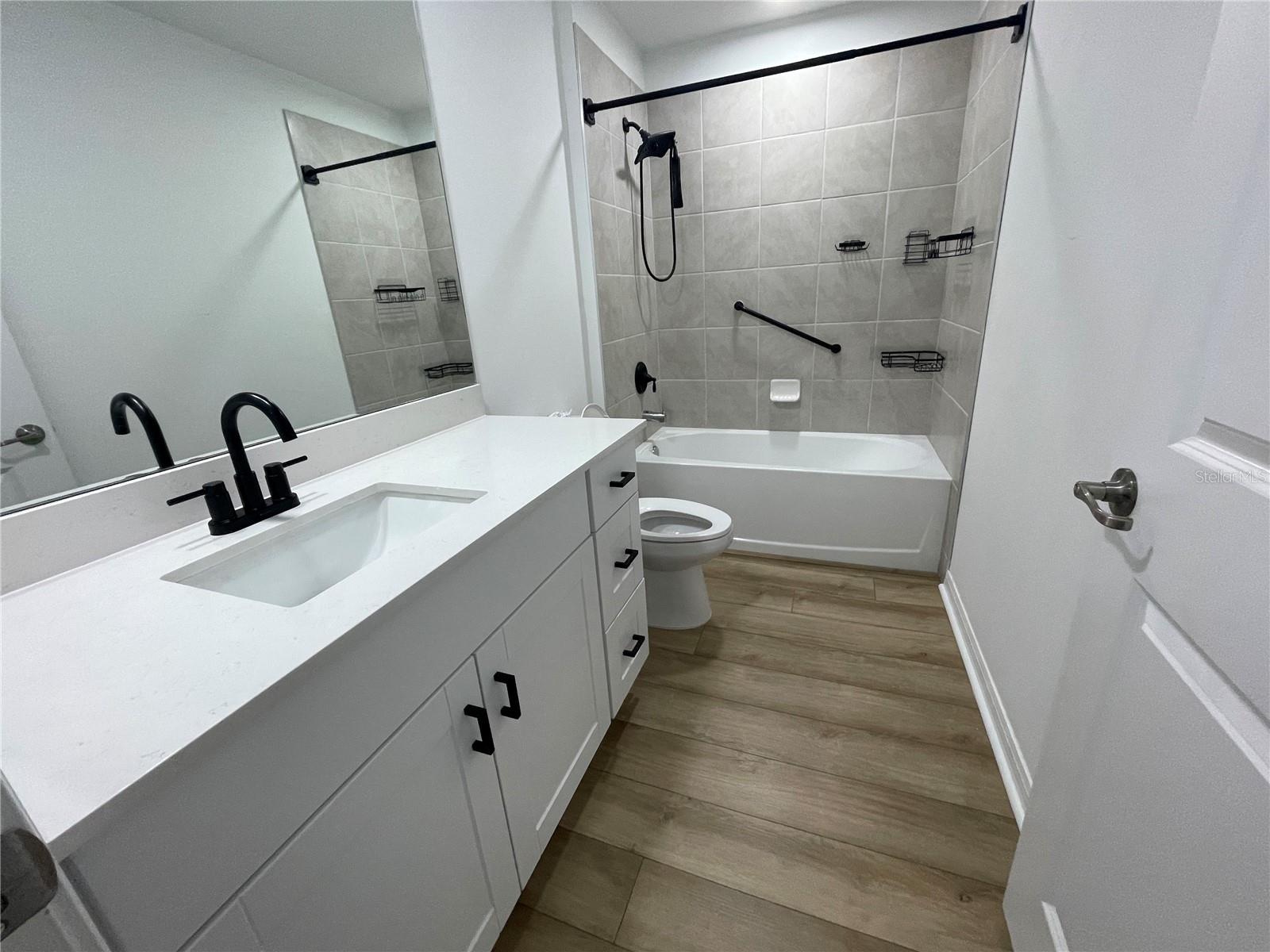 Image 22 of 35 For 112 Oakwood Court