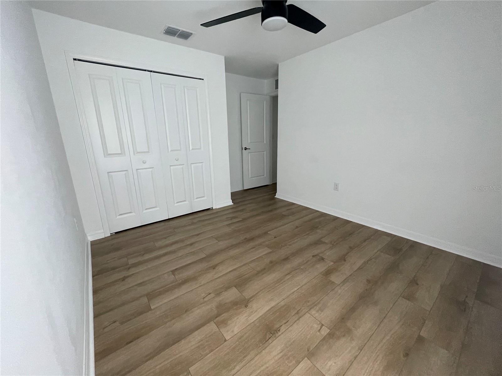 Image 24 of 35 For 112 Oakwood Court