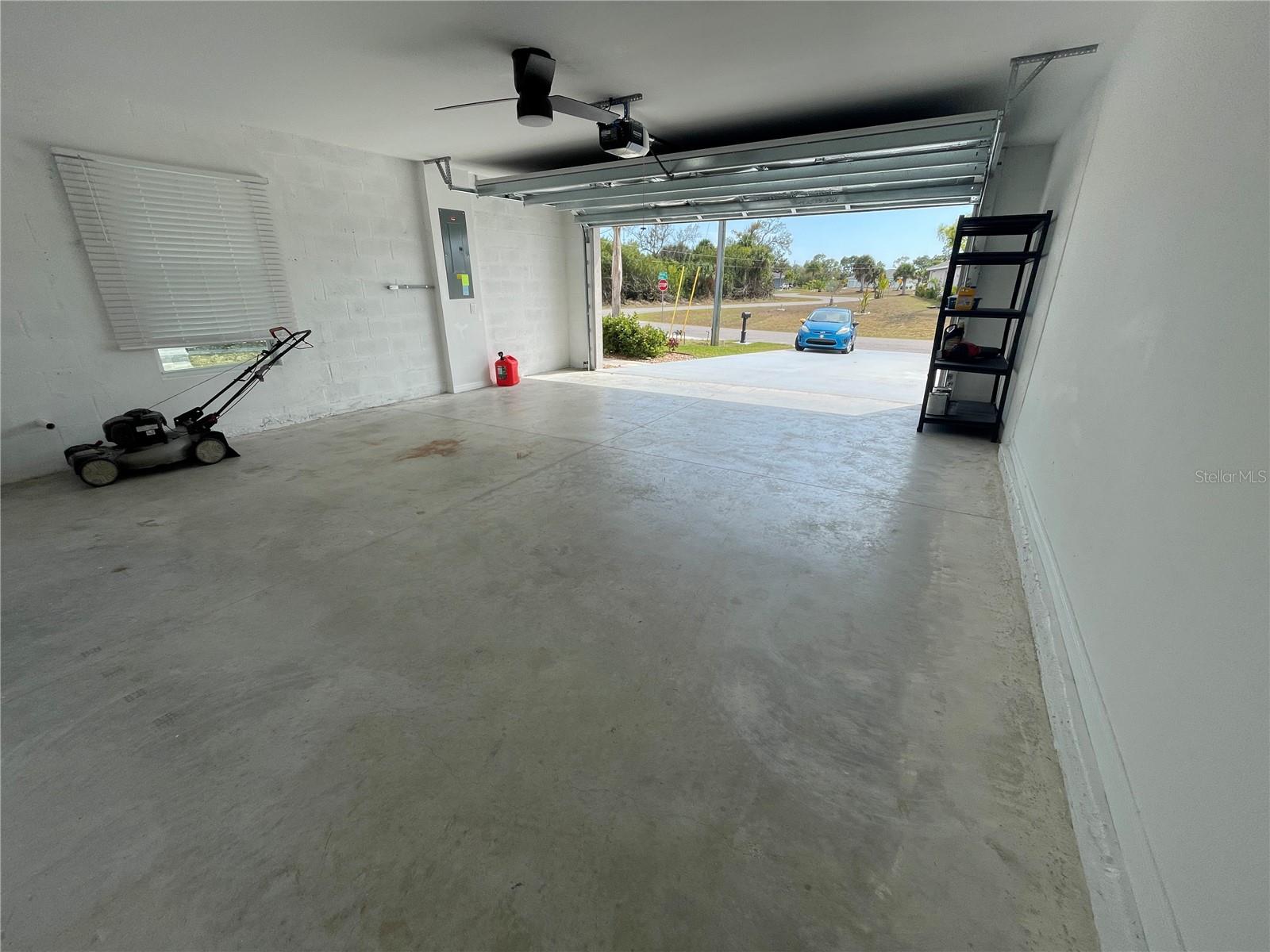 Image 33 of 35 For 112 Oakwood Court