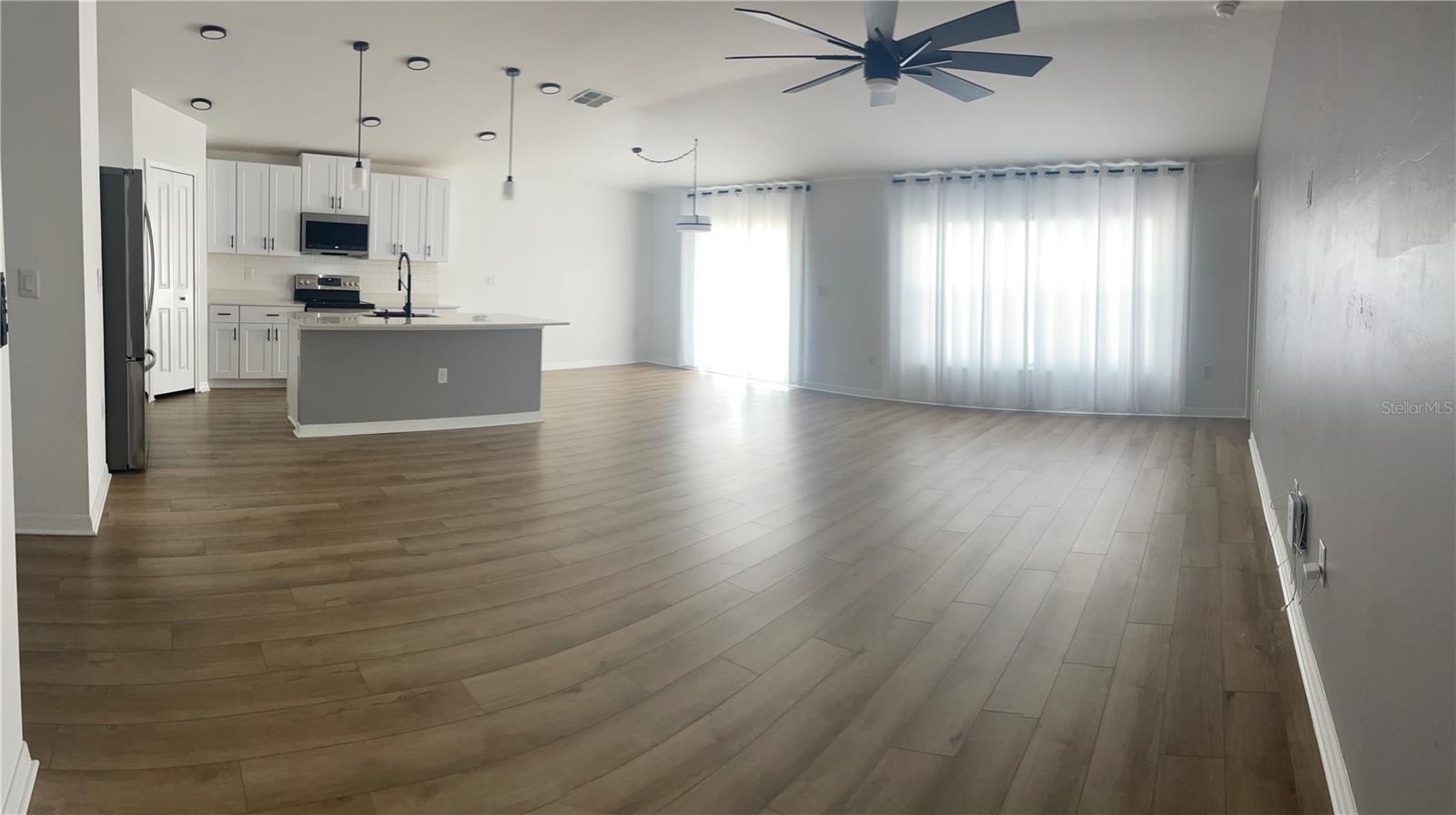 Image 4 of 35 For 112 Oakwood Court