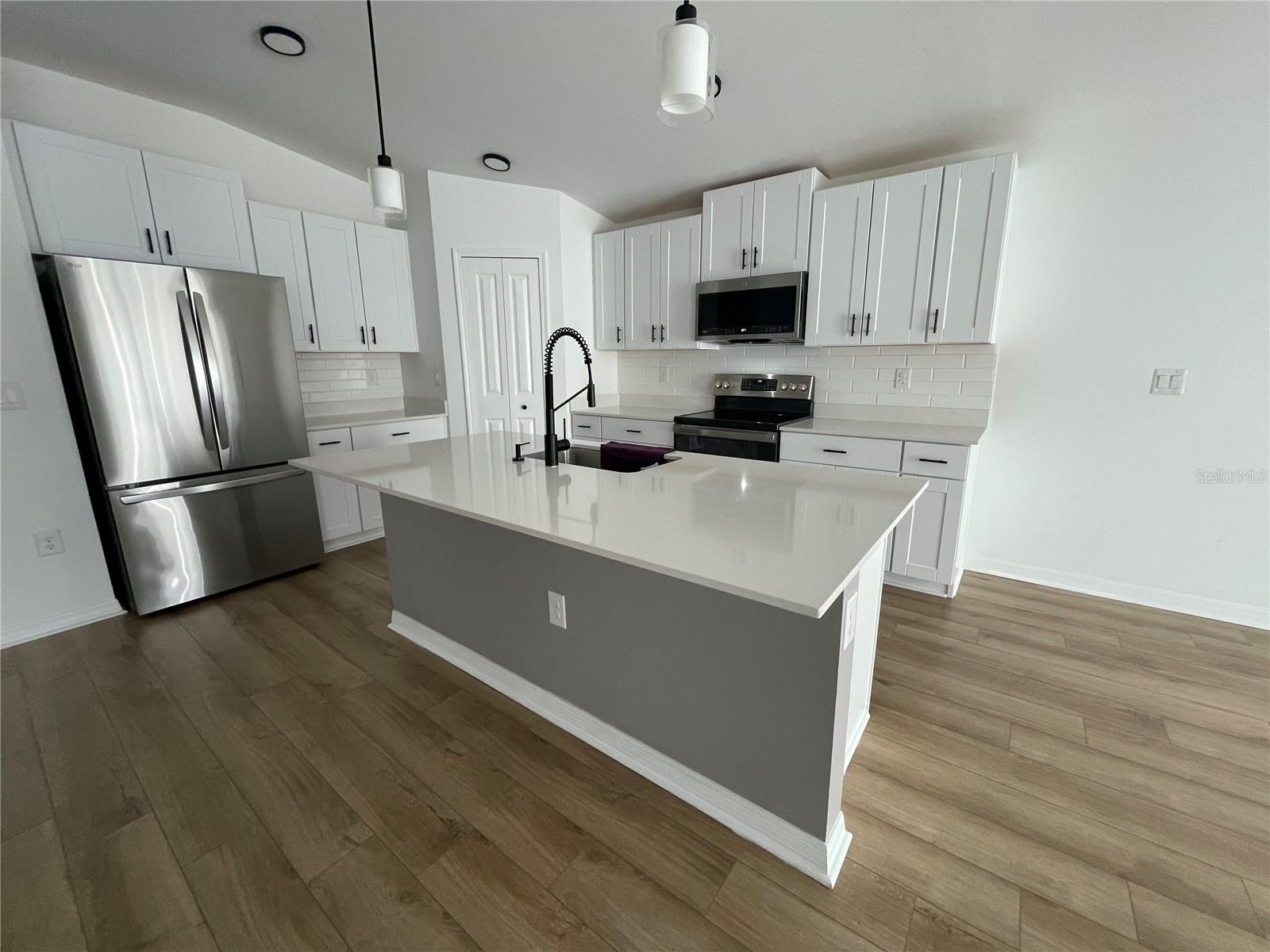 Image 5 of 35 For 112 Oakwood Court