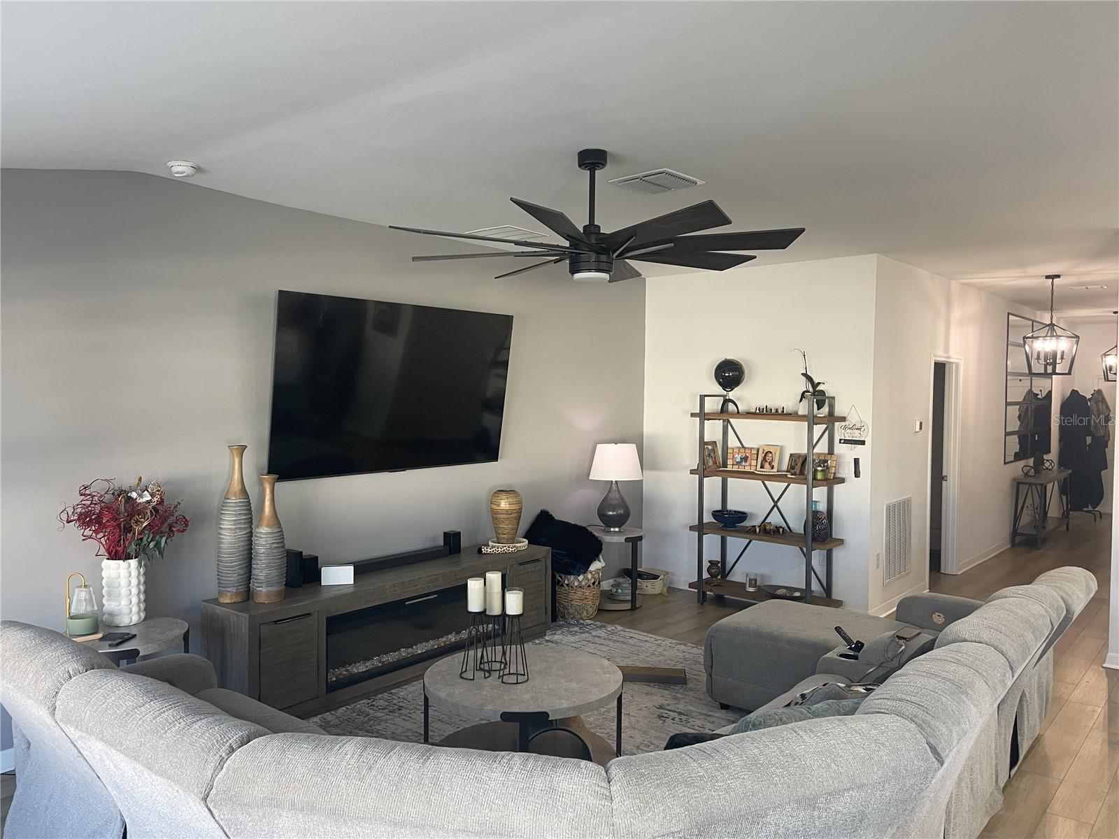 Image 9 of 35 For 112 Oakwood Court