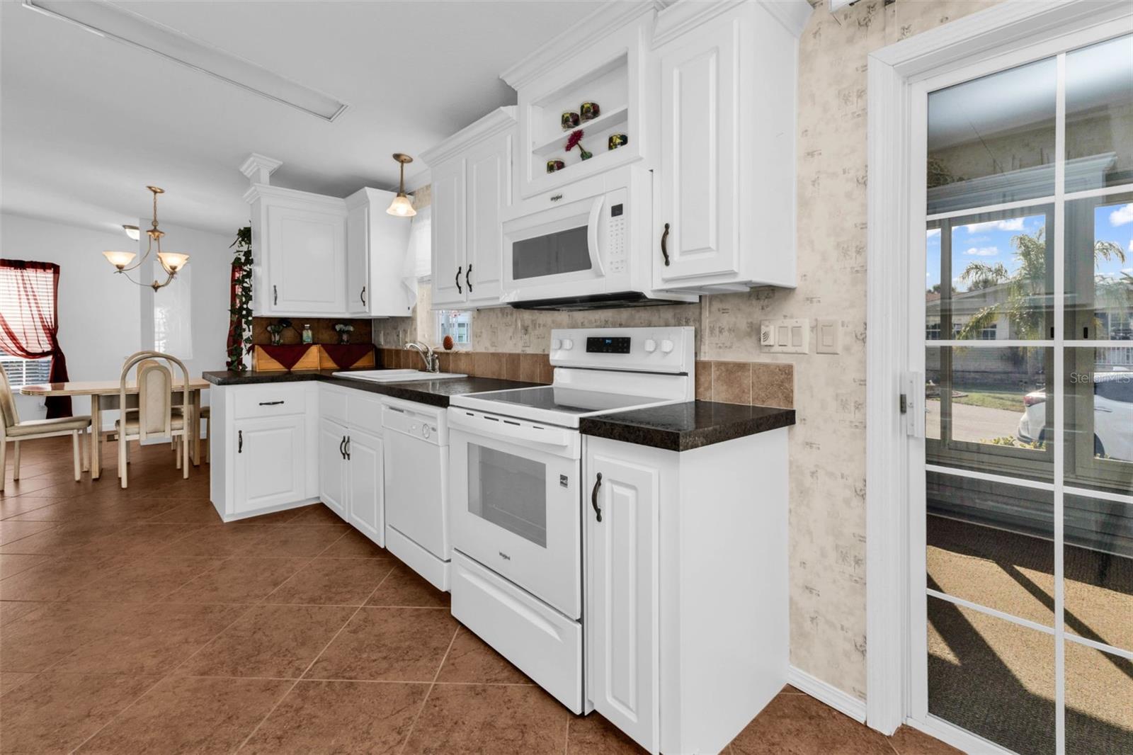 Image 14 of 52 For 634 Leisure  