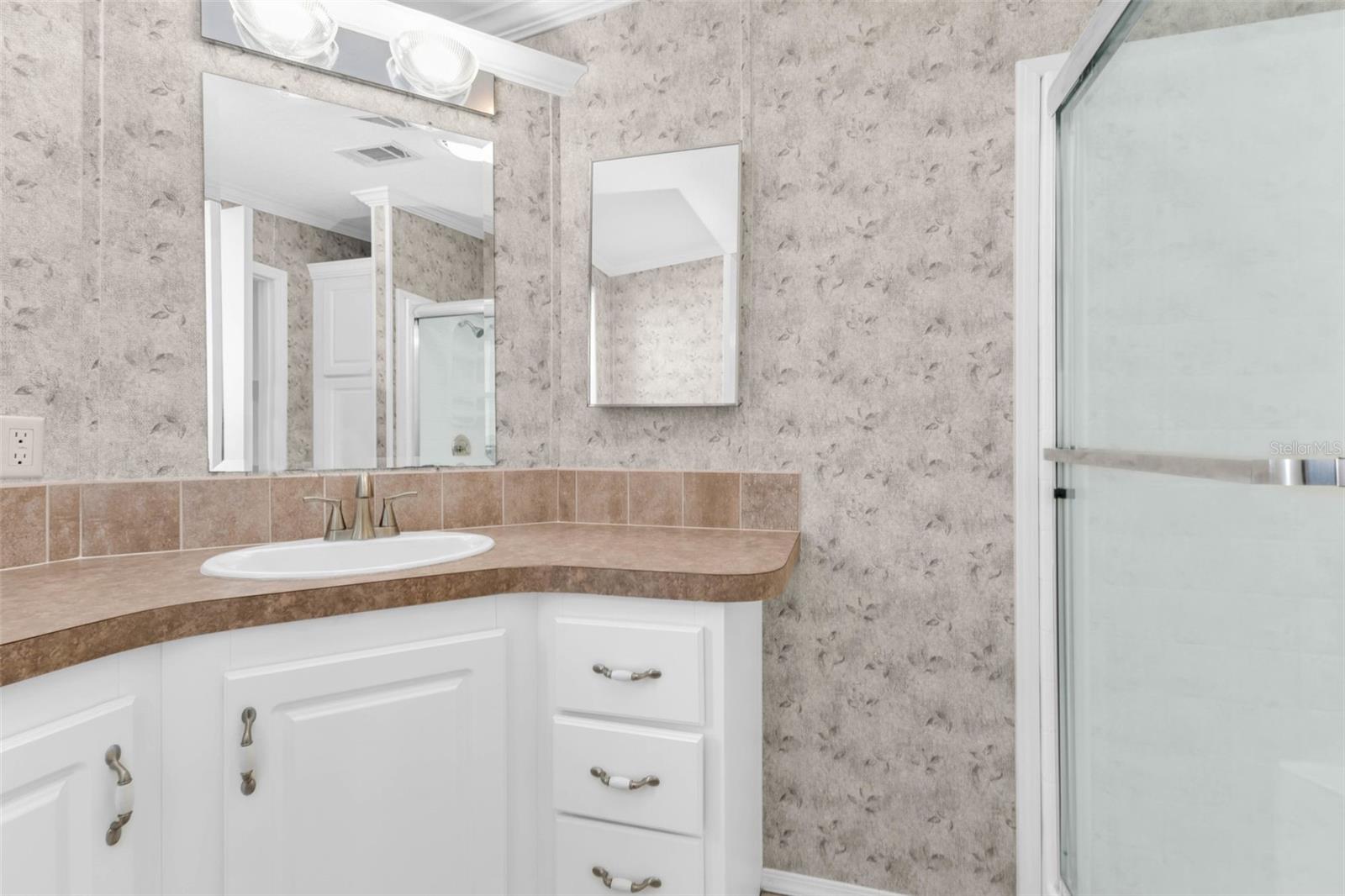 Image 36 of 52 For 634 Leisure  