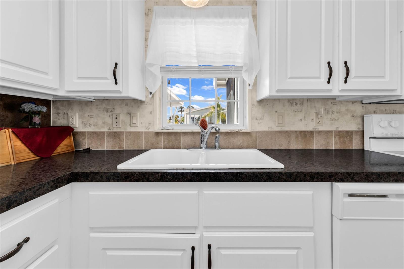 Image 9 of 52 For 634 Leisure  