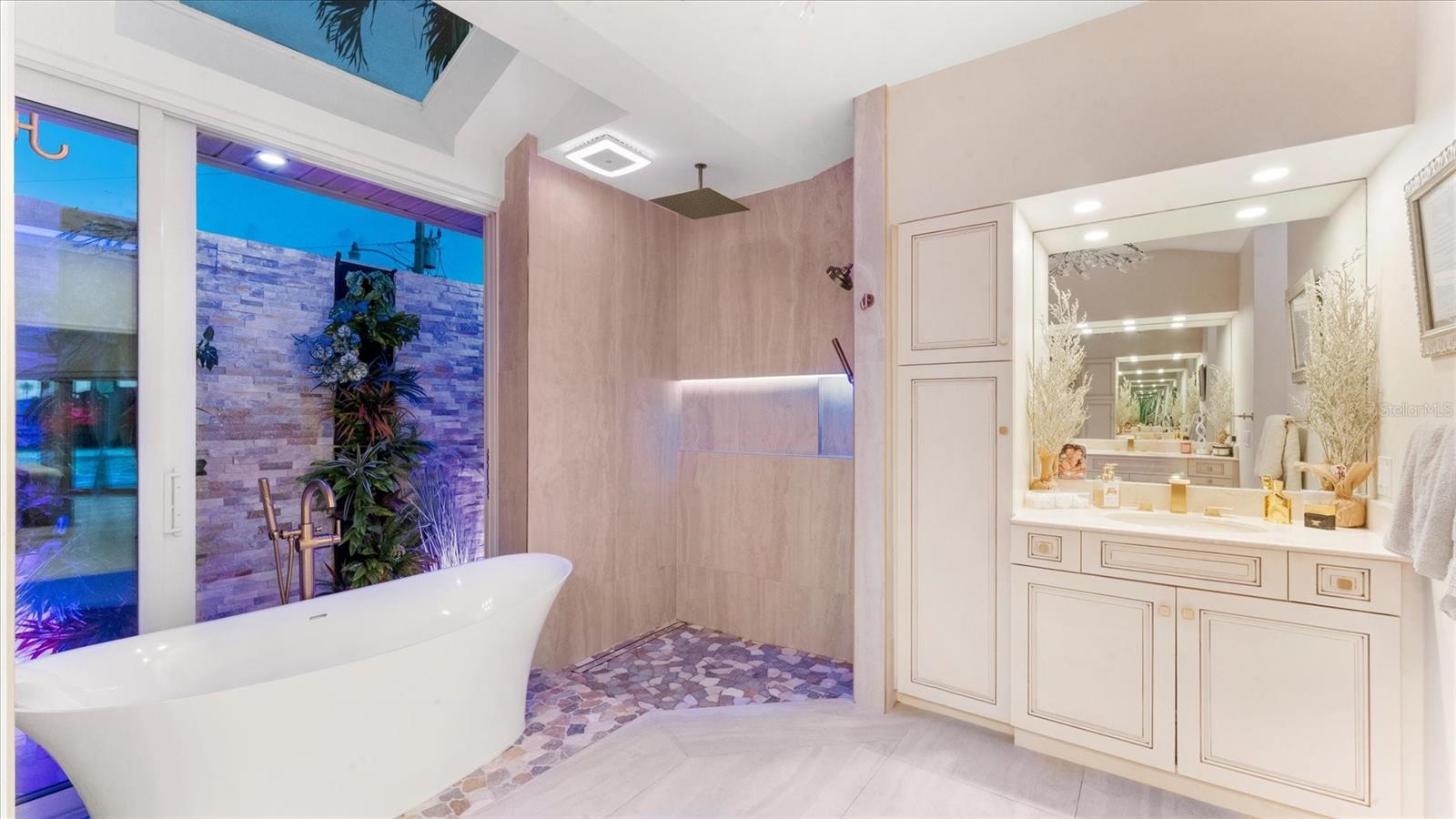 Image 11 of 99 For 2544 Rio Lisbo Court