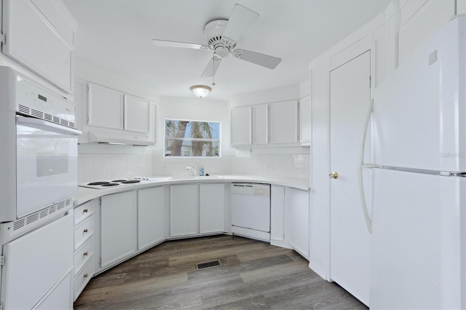 Image 8 of 23 For 3310 Blue Jay Lane