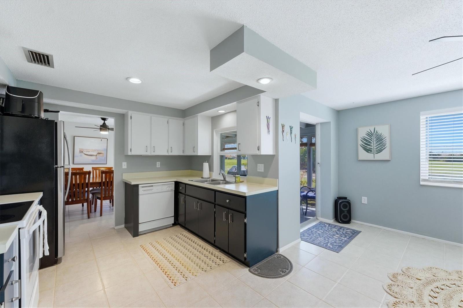 Image 12 of 61 For 47 Oakland Hills Place