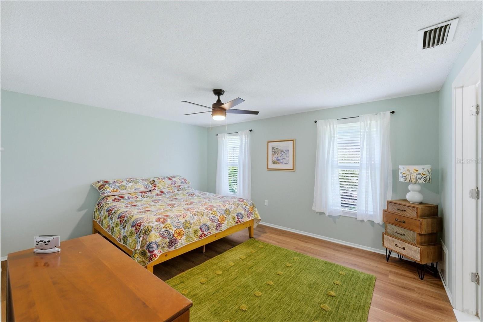 Image 18 of 61 For 47 Oakland Hills Place