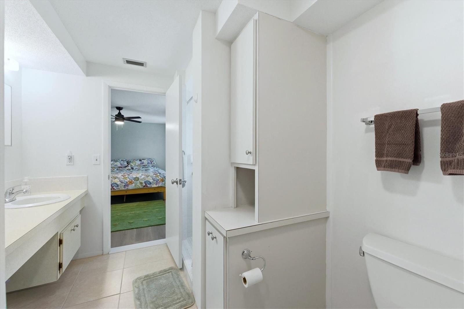 Image 22 of 61 For 47 Oakland Hills Place