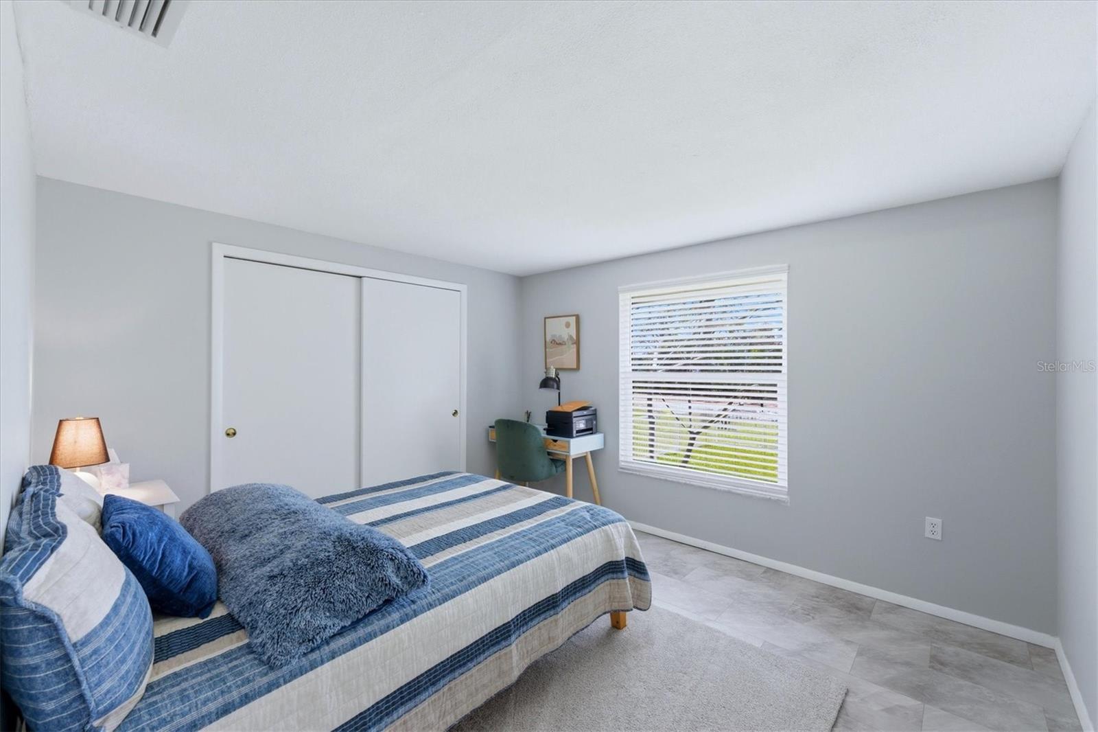 Image 24 of 61 For 47 Oakland Hills Place