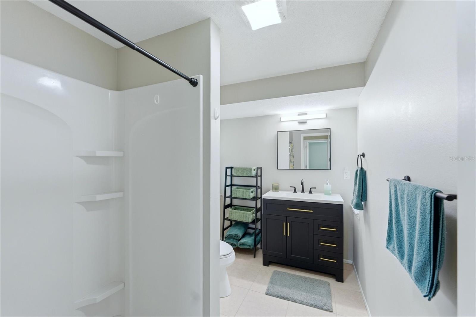 Image 28 of 61 For 47 Oakland Hills Place