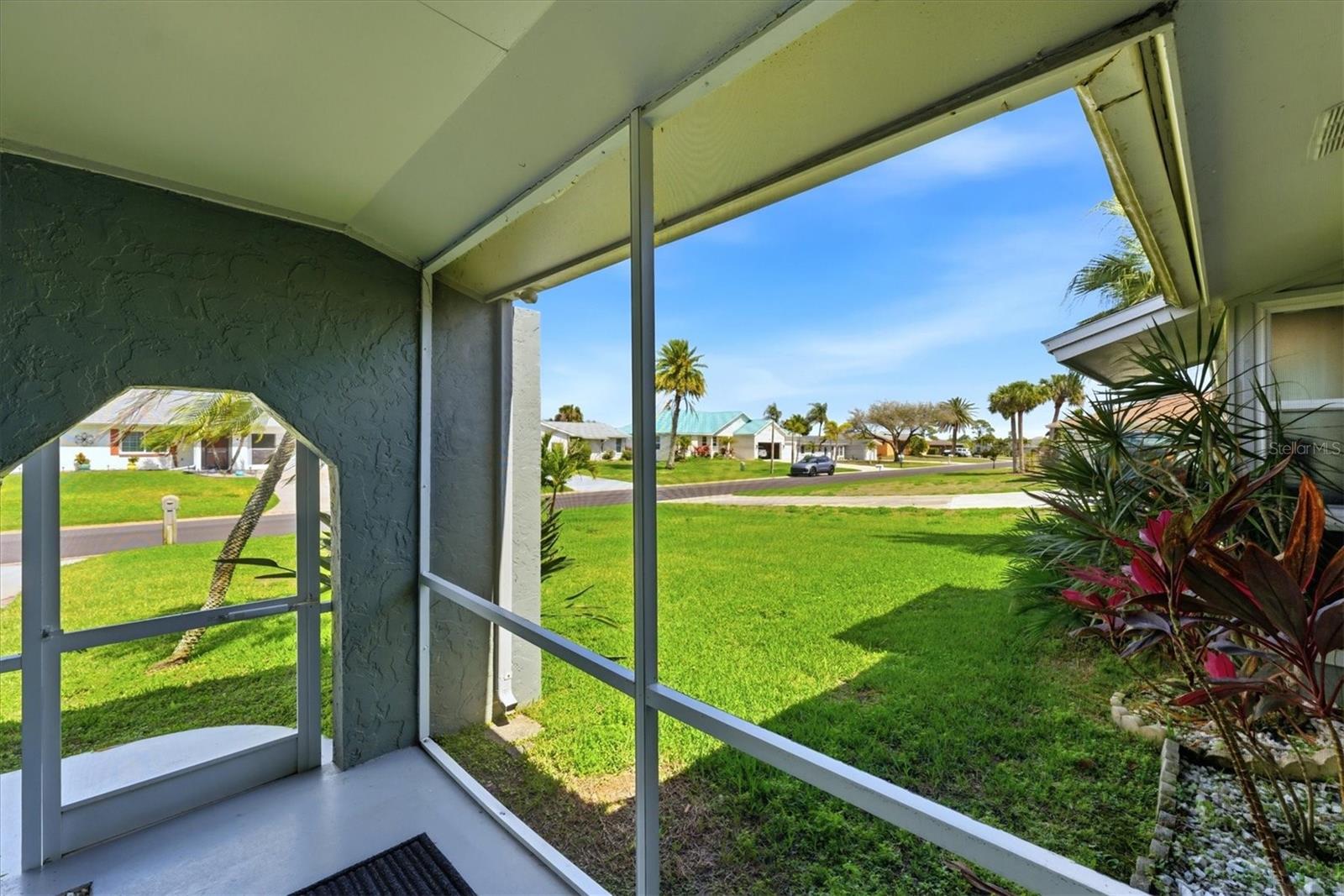 Image 5 of 61 For 47 Oakland Hills Place