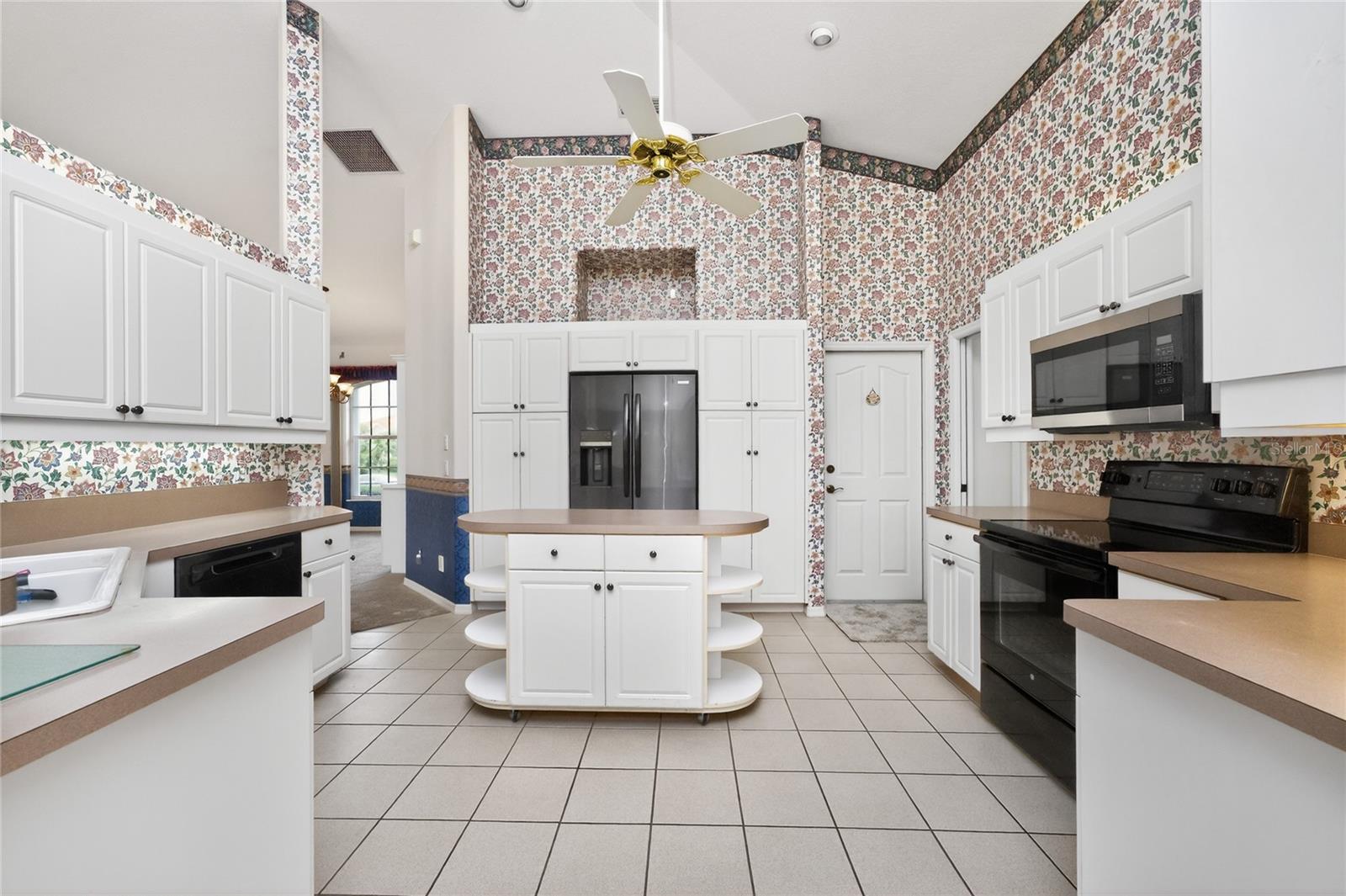 Image 15 of 62 For 11 Leeward Drive