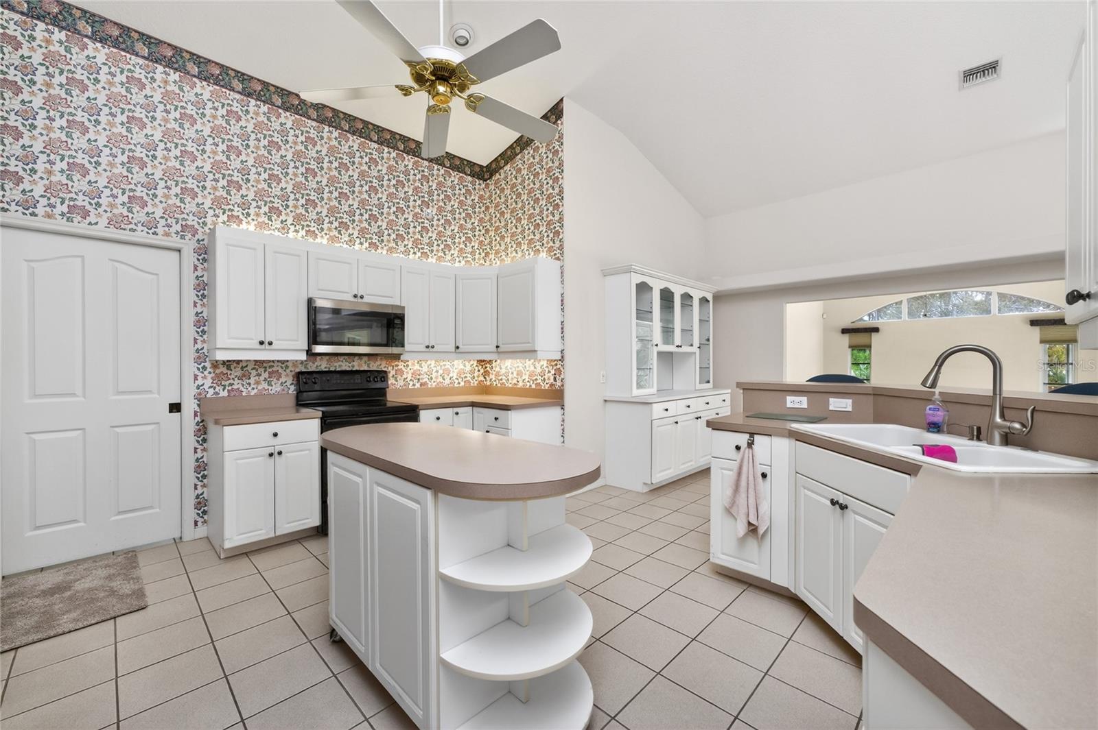 Image 16 of 62 For 11 Leeward Drive