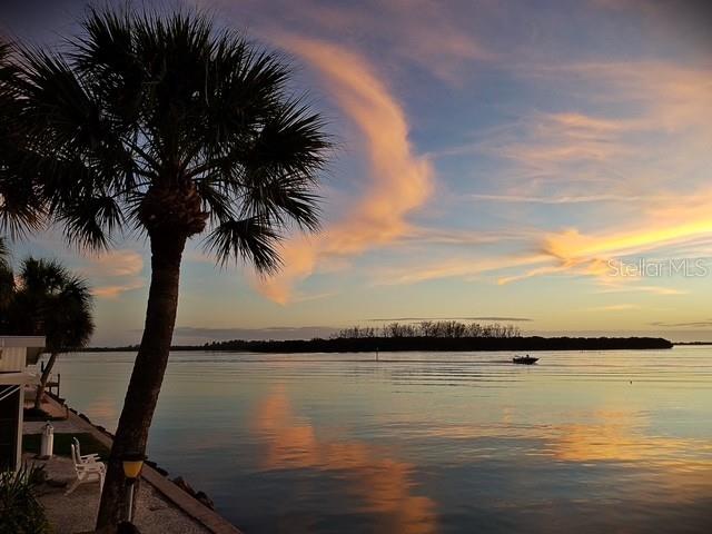 Image 13 of 33 For 7500 Park Pointe Drive 52