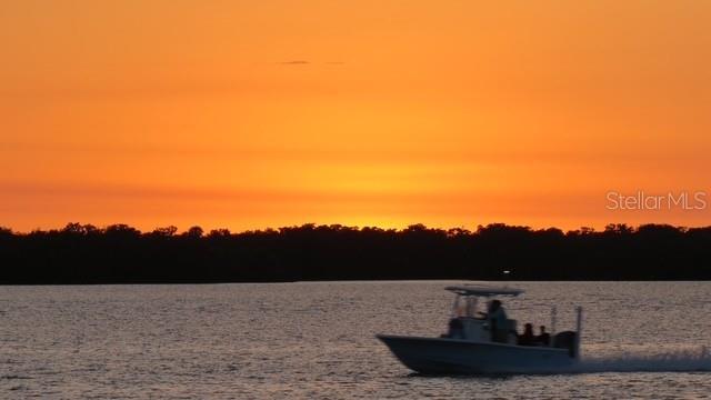 Image 14 of 33 For 7500 Park Pointe Drive 52