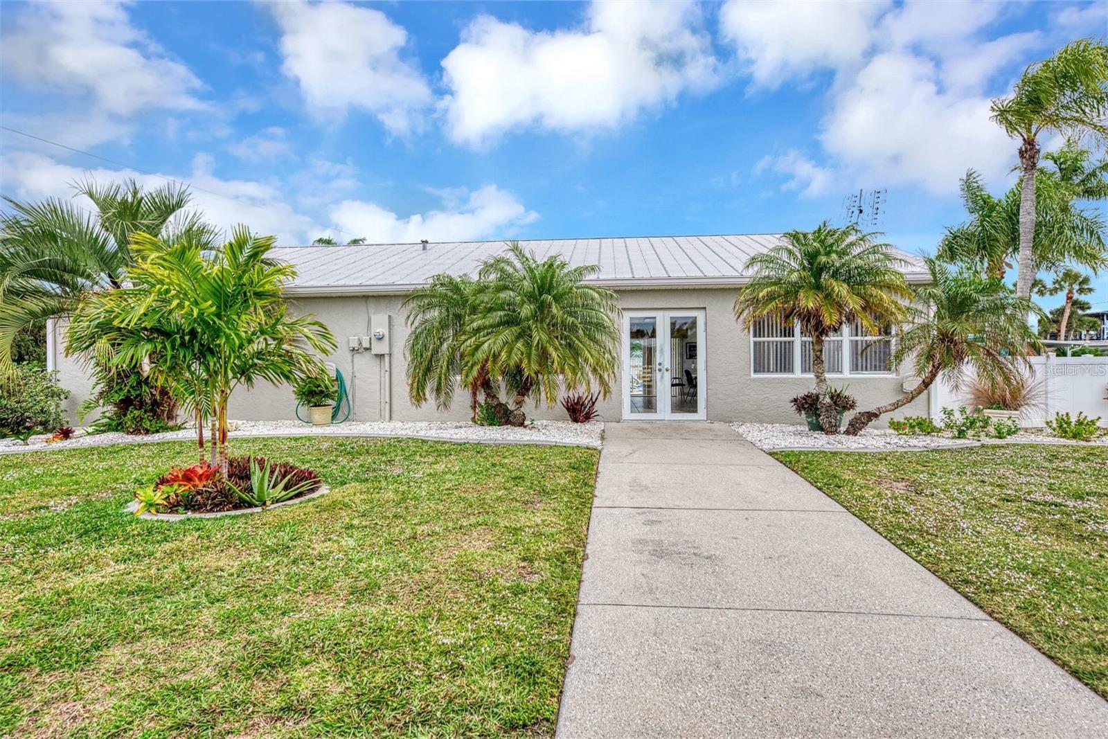 Image 16 of 33 For 7500 Park Pointe Drive 52