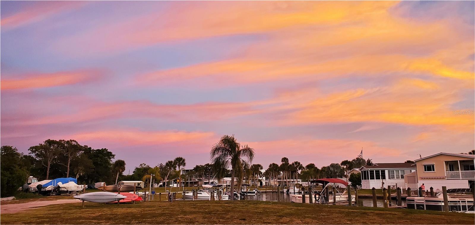 Image 22 of 33 For 7500 Park Pointe Drive 52