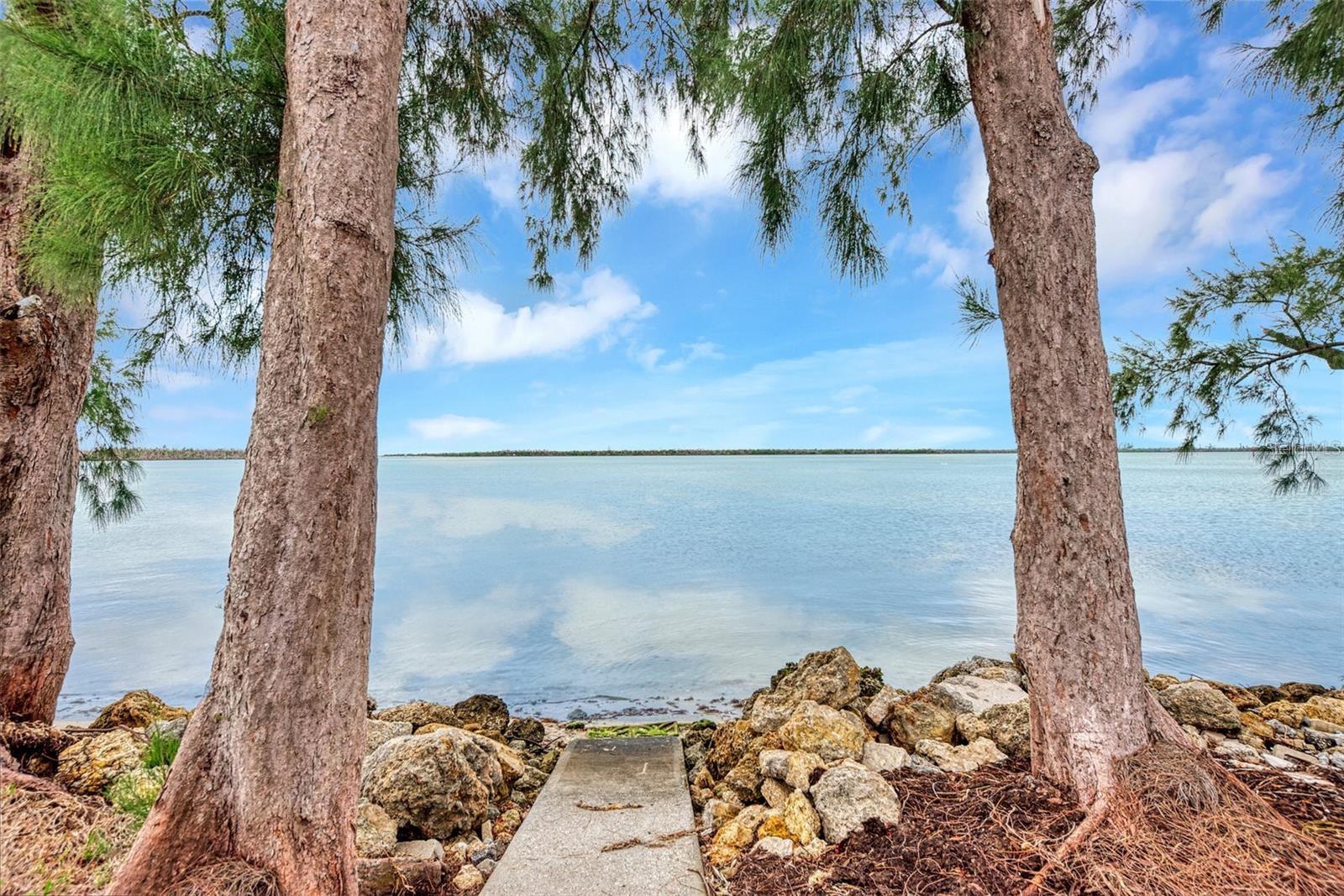 Image 23 of 33 For 7500 Park Pointe Drive 52