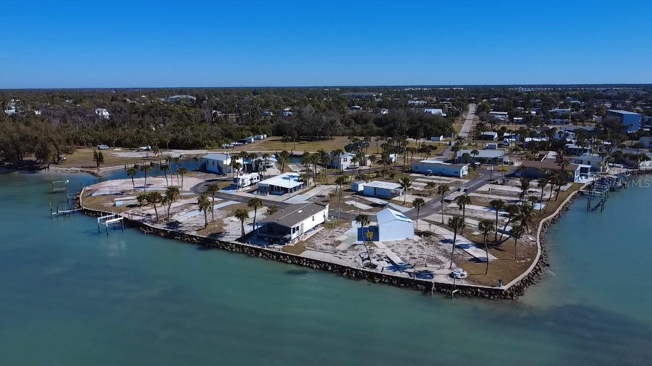 Image 8 of 33 For 7500 Park Pointe Drive 52