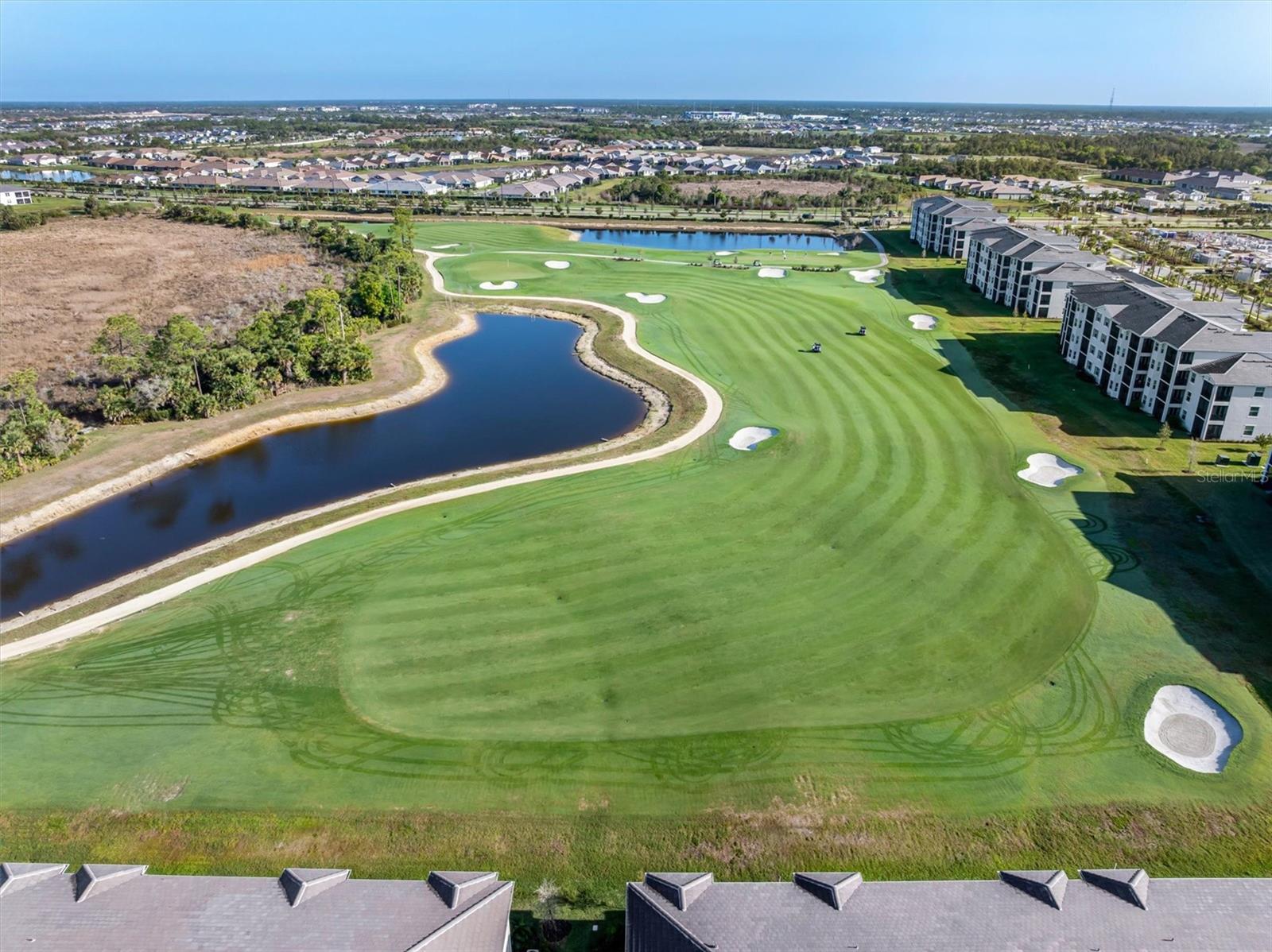 Image 31 of 54 For 17475 Opal Sand Drive 205