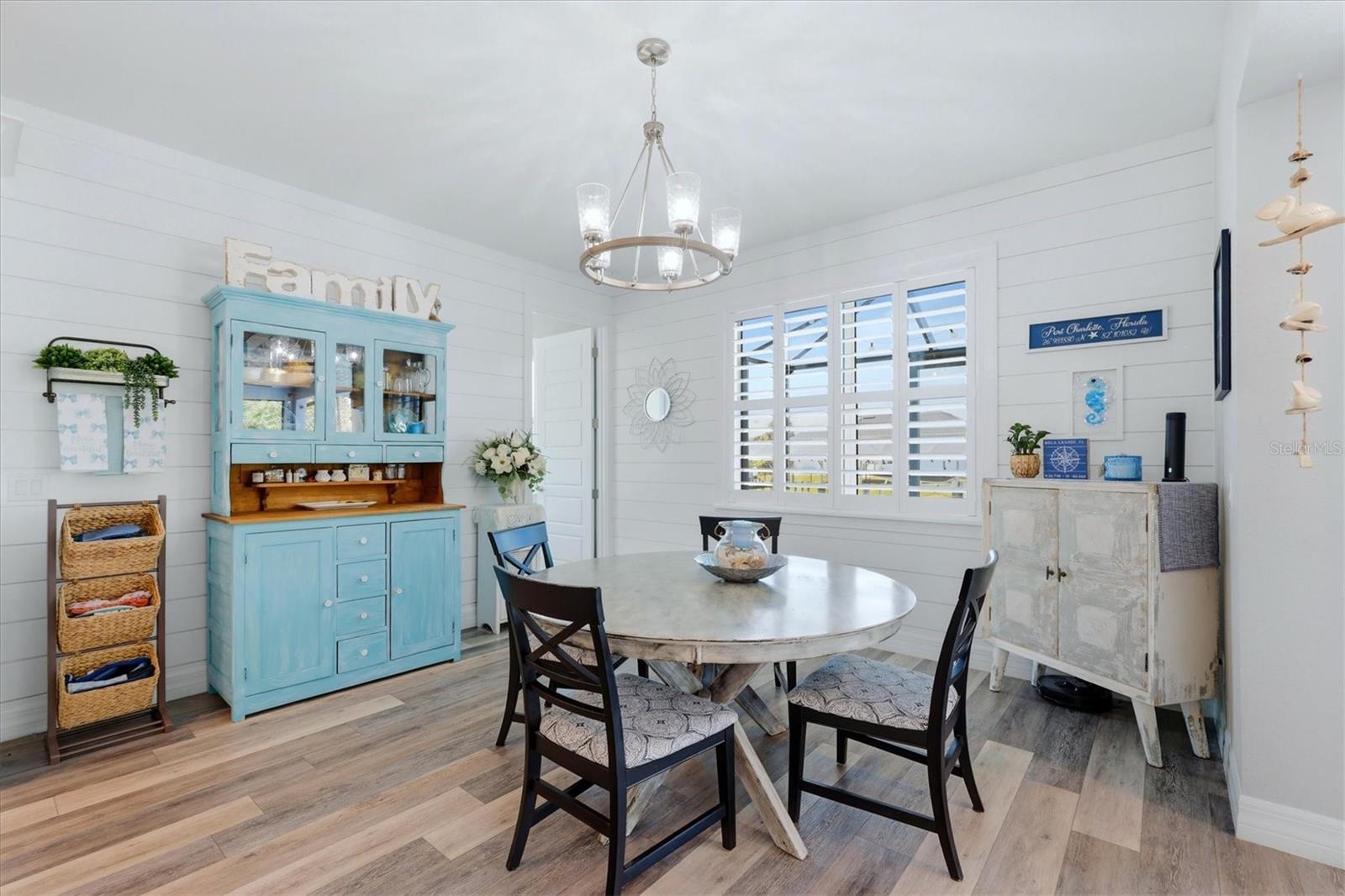 Image 14 of 51 For 1022 Beekman Circle