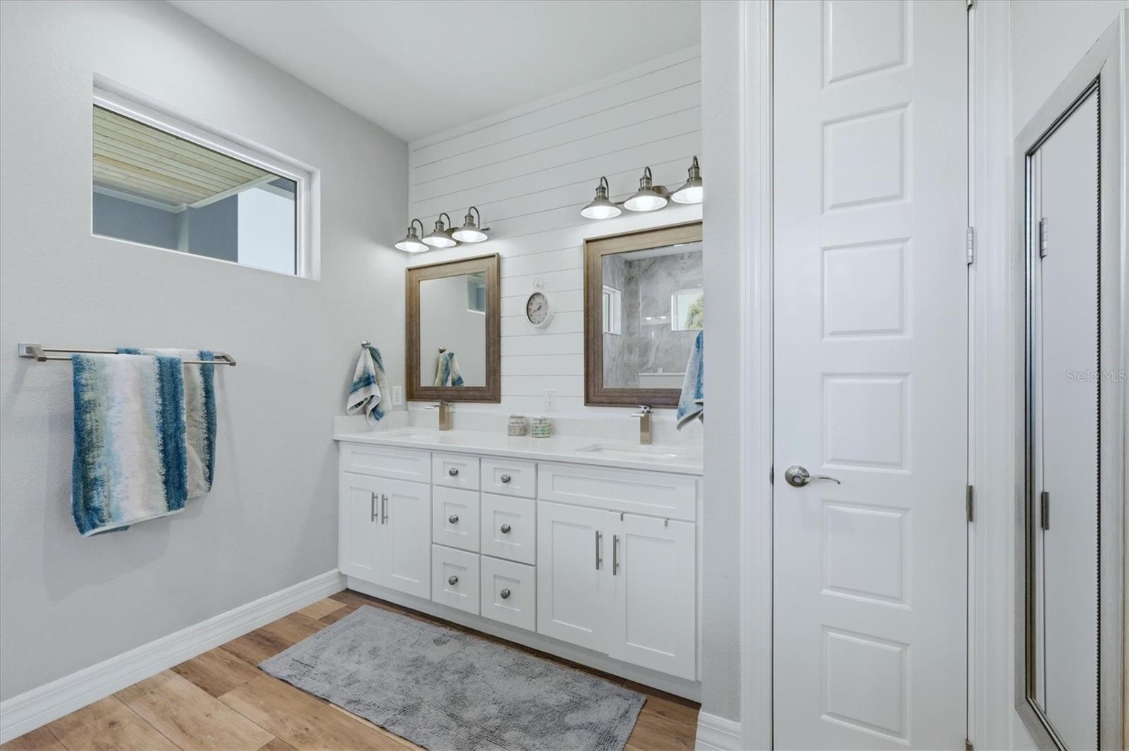 Image 28 of 51 For 1022 Beekman Circle