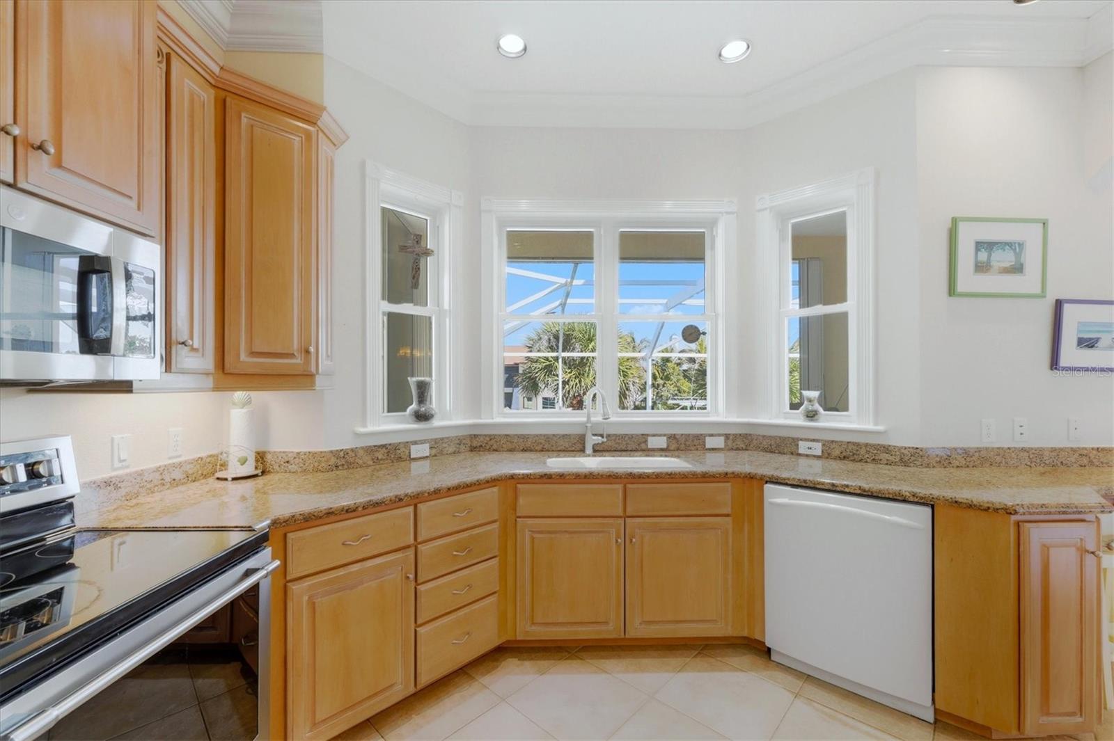 Image 19 of 55 For 65 Palm Drive