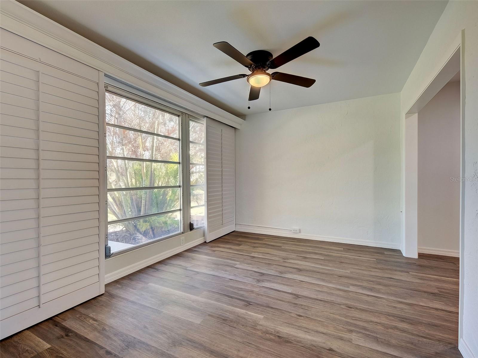 Image 20 of 63 For 631 Foxwood Boulevard 256