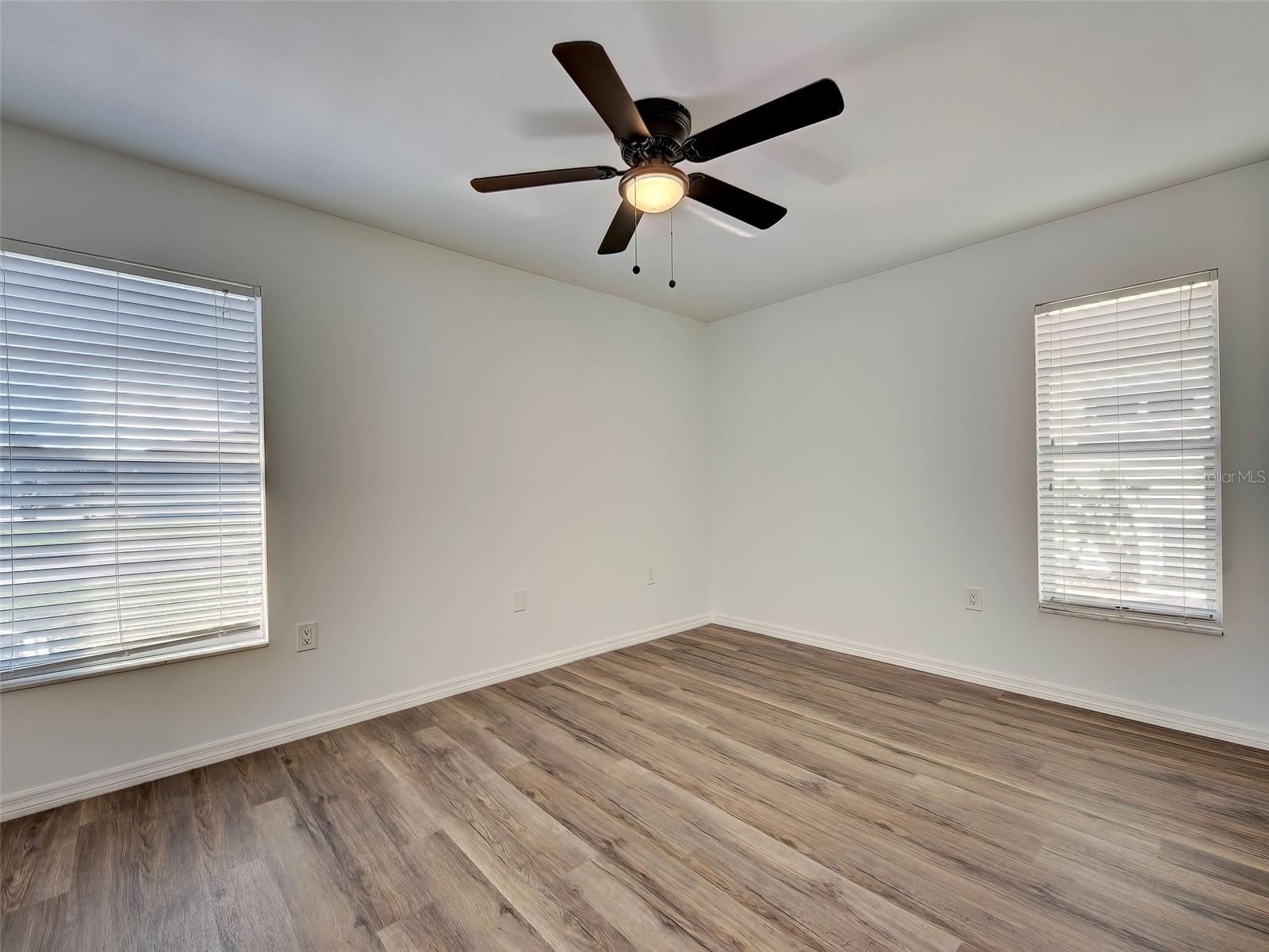 Image 22 of 63 For 631 Foxwood Boulevard 256