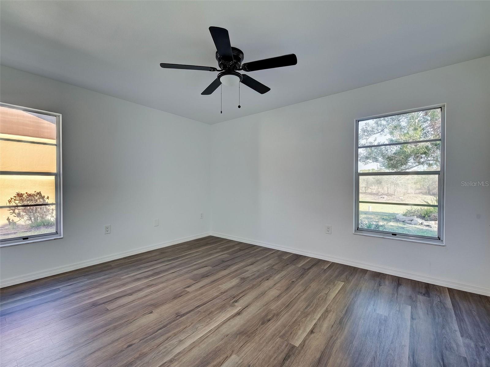 Image 26 of 63 For 631 Foxwood Boulevard 256