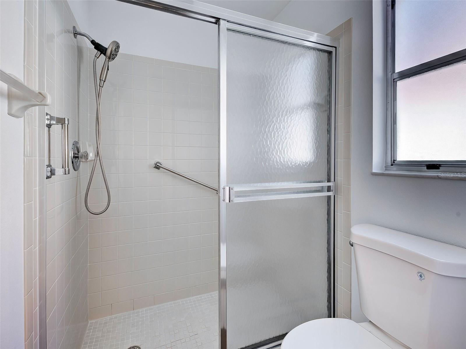 Image 31 of 63 For 631 Foxwood Boulevard 256