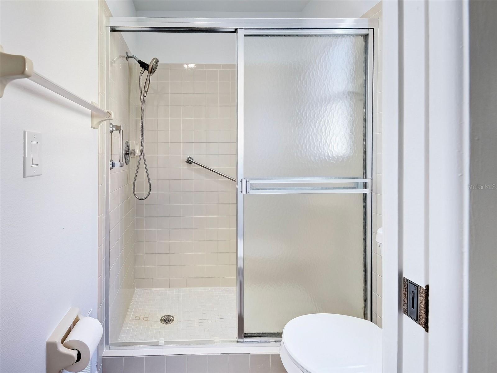 Image 32 of 63 For 631 Foxwood Boulevard 256