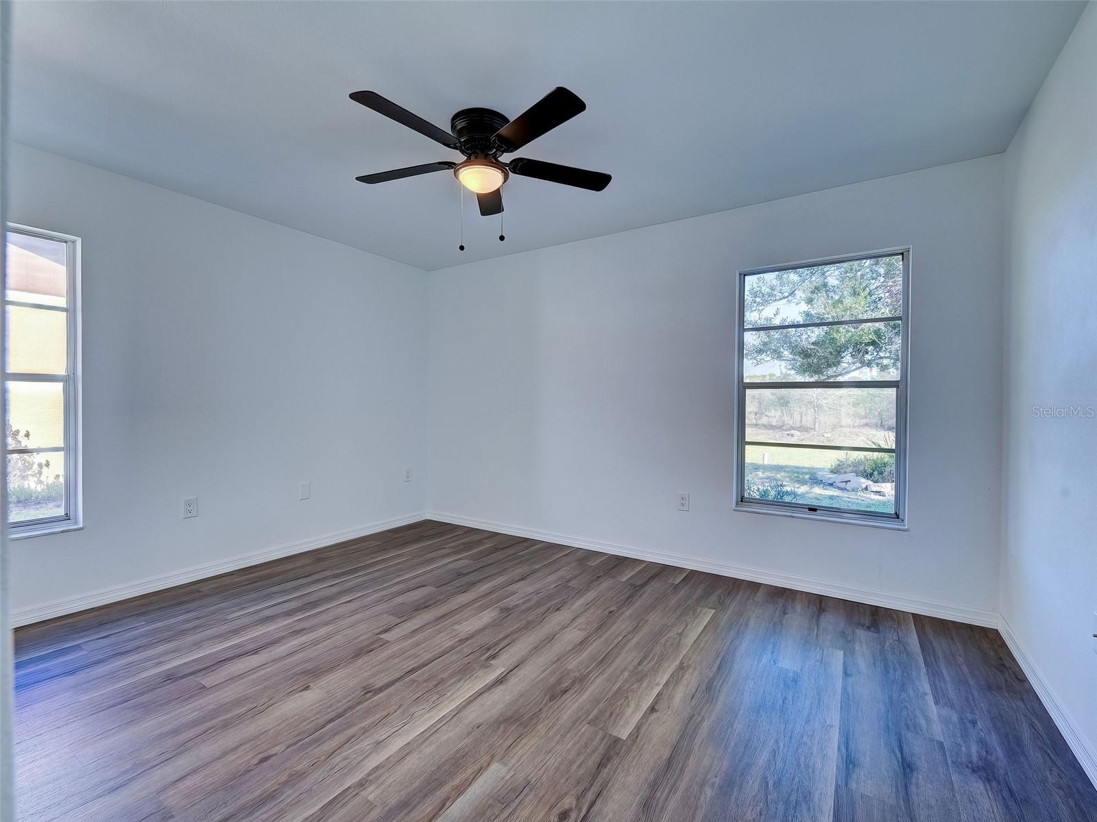 Image 34 of 63 For 631 Foxwood Boulevard 256