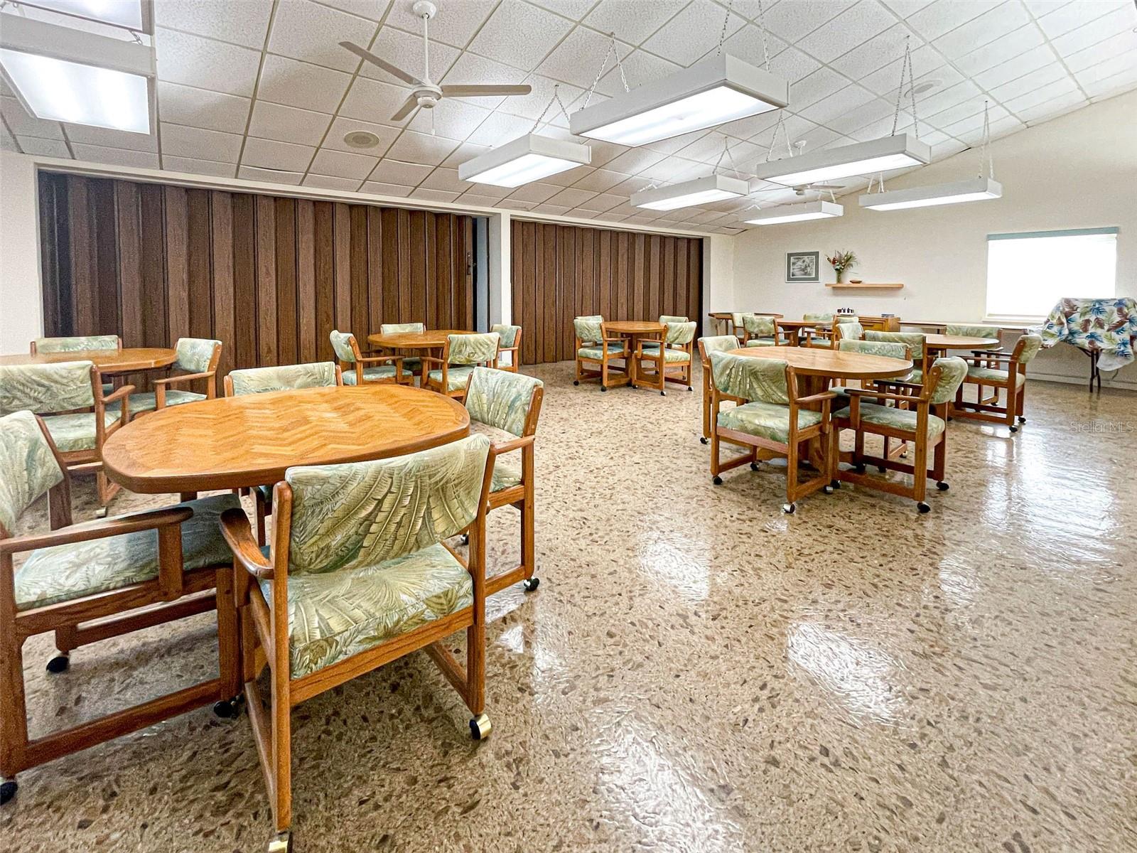 Image 42 of 63 For 631 Foxwood Boulevard 256