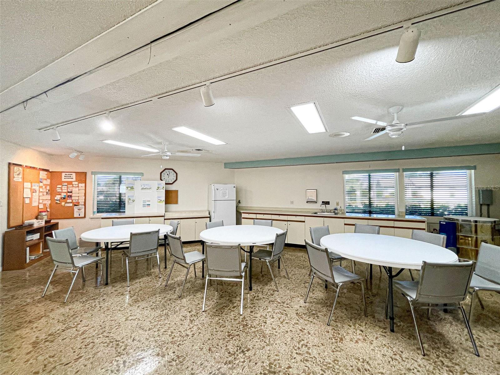 Image 44 of 63 For 631 Foxwood Boulevard 256