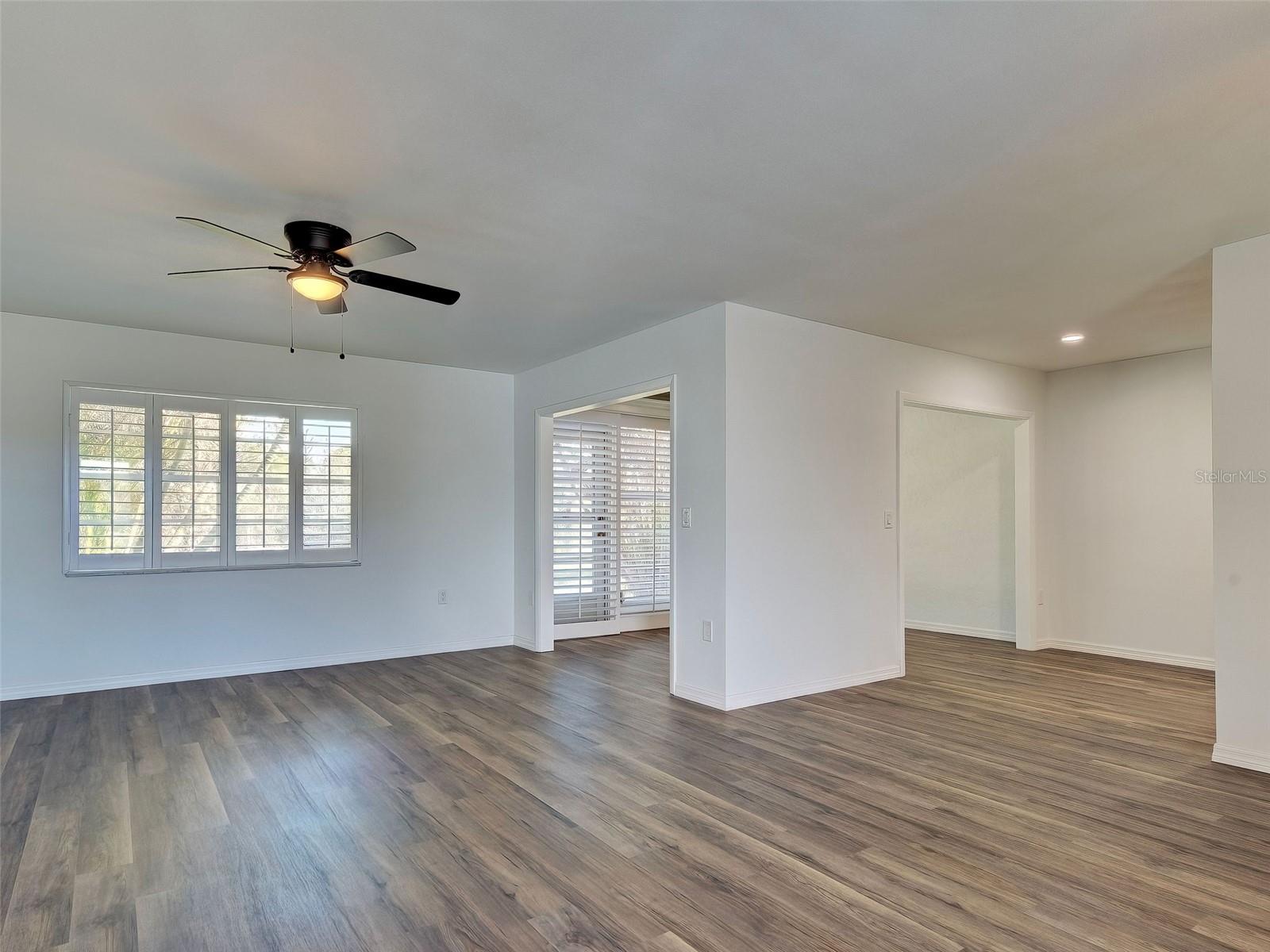 Image 5 of 63 For 631 Foxwood Boulevard 256