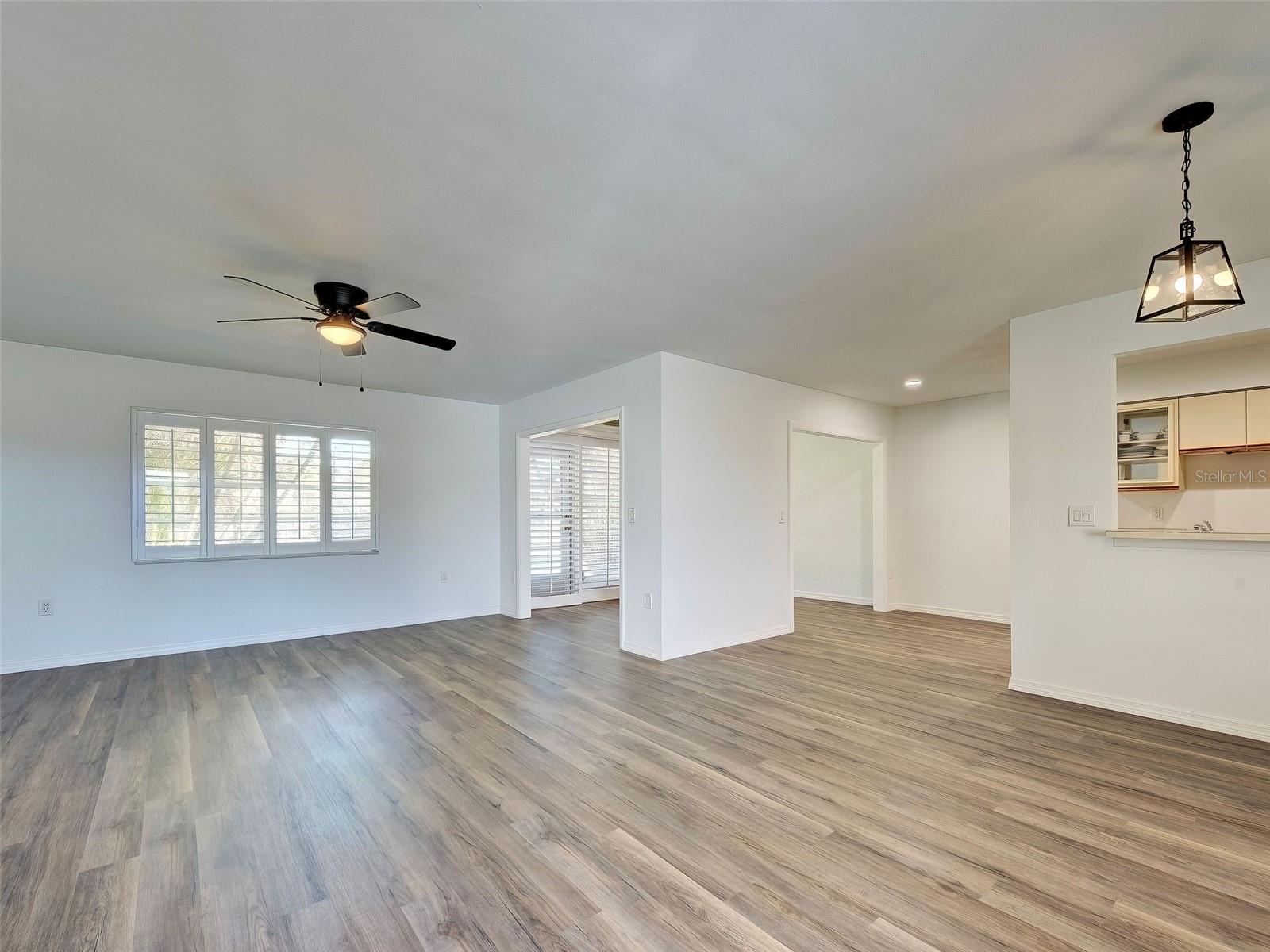 Image 6 of 63 For 631 Foxwood Boulevard 256