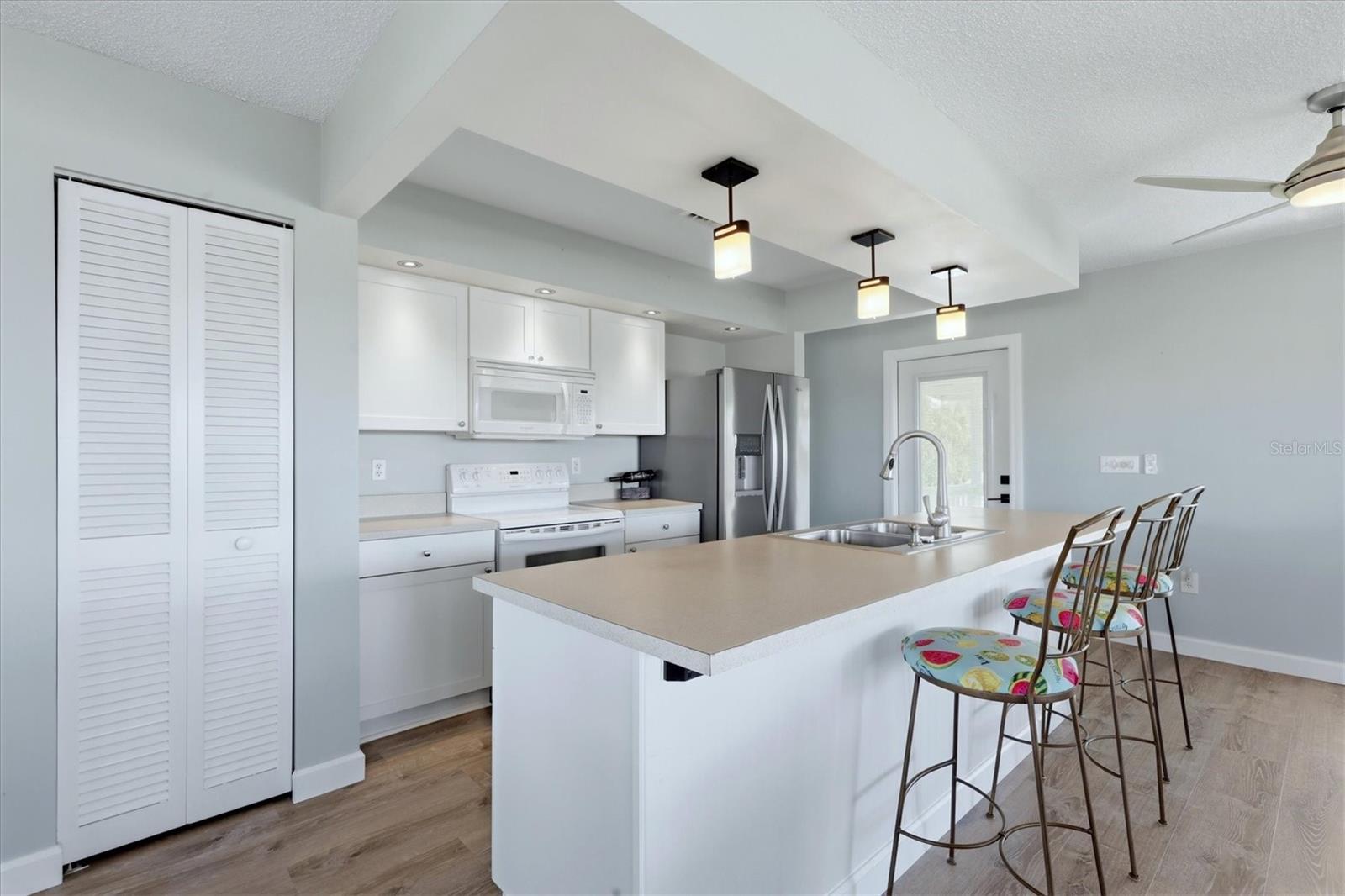 Image 10 of 42 For 874 Harvard Street