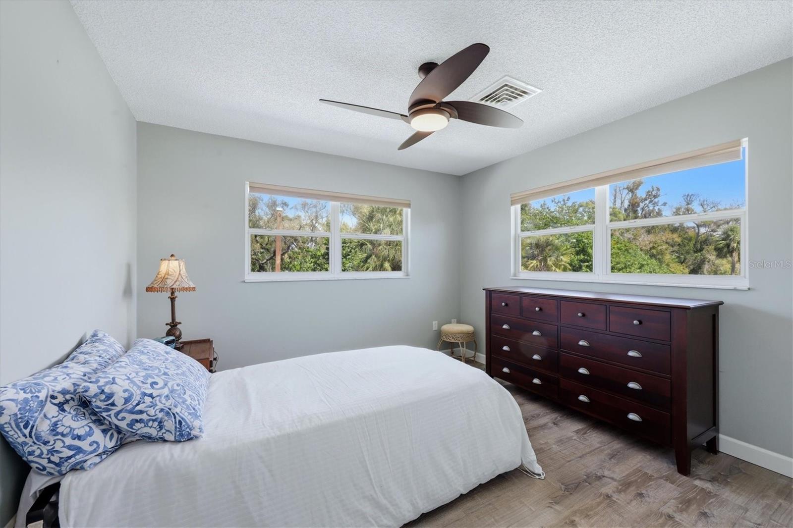 Image 17 of 42 For 874 Harvard Street