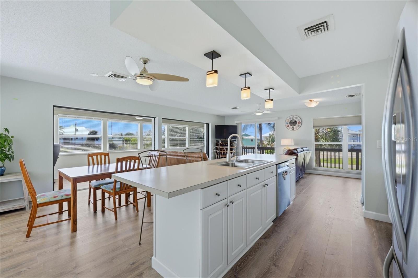 Image 9 of 42 For 874 Harvard Street