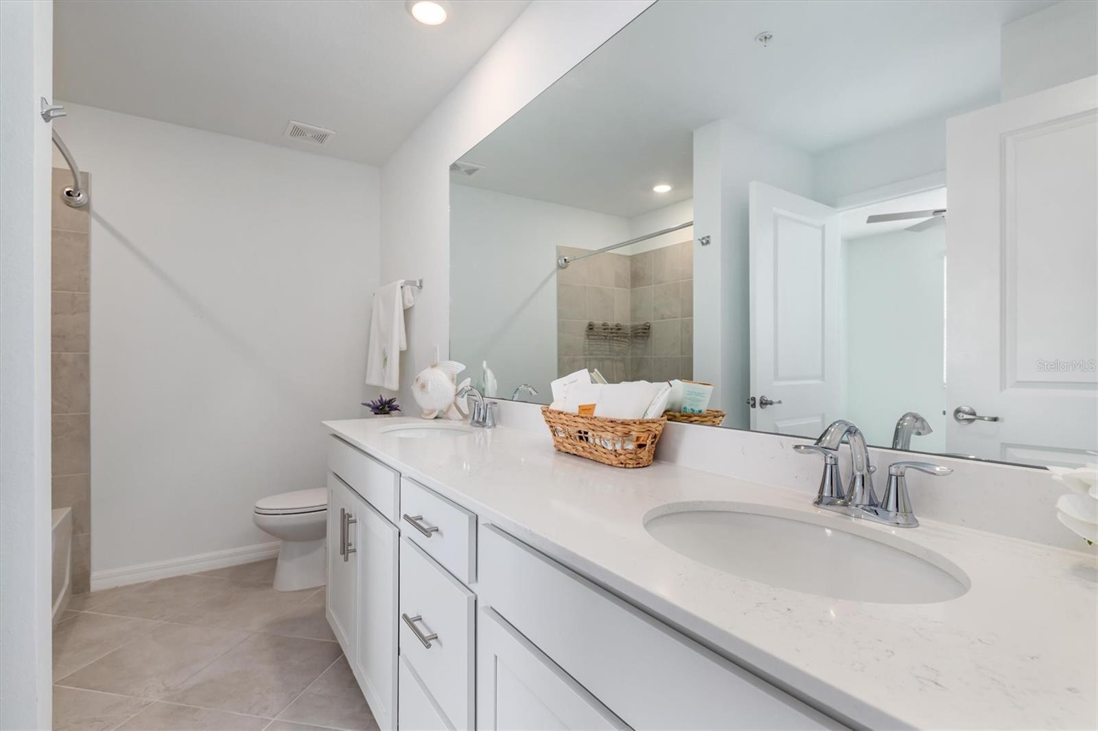 Image 17 of 56 For 17565 Opal Sand Drive 201