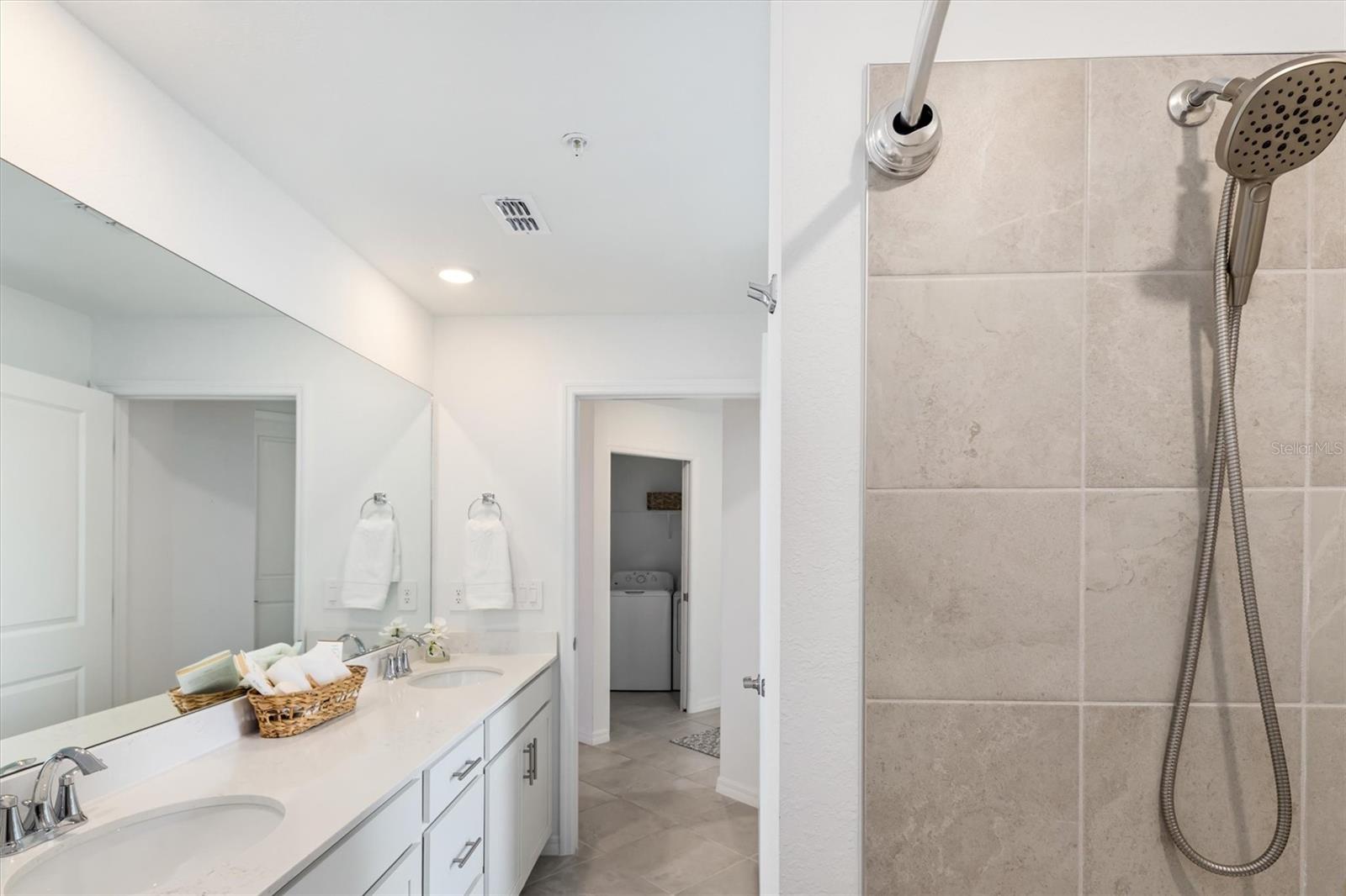 Image 18 of 56 For 17565 Opal Sand Drive 201