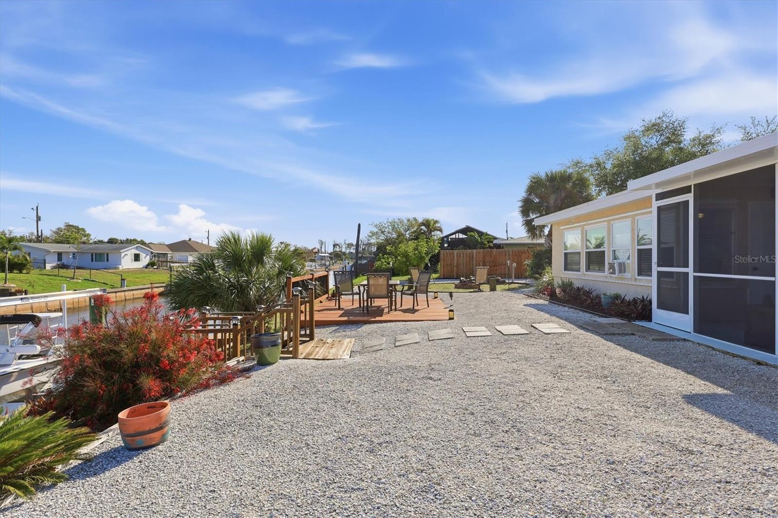 Image 16 of 51 For 866 6th Street