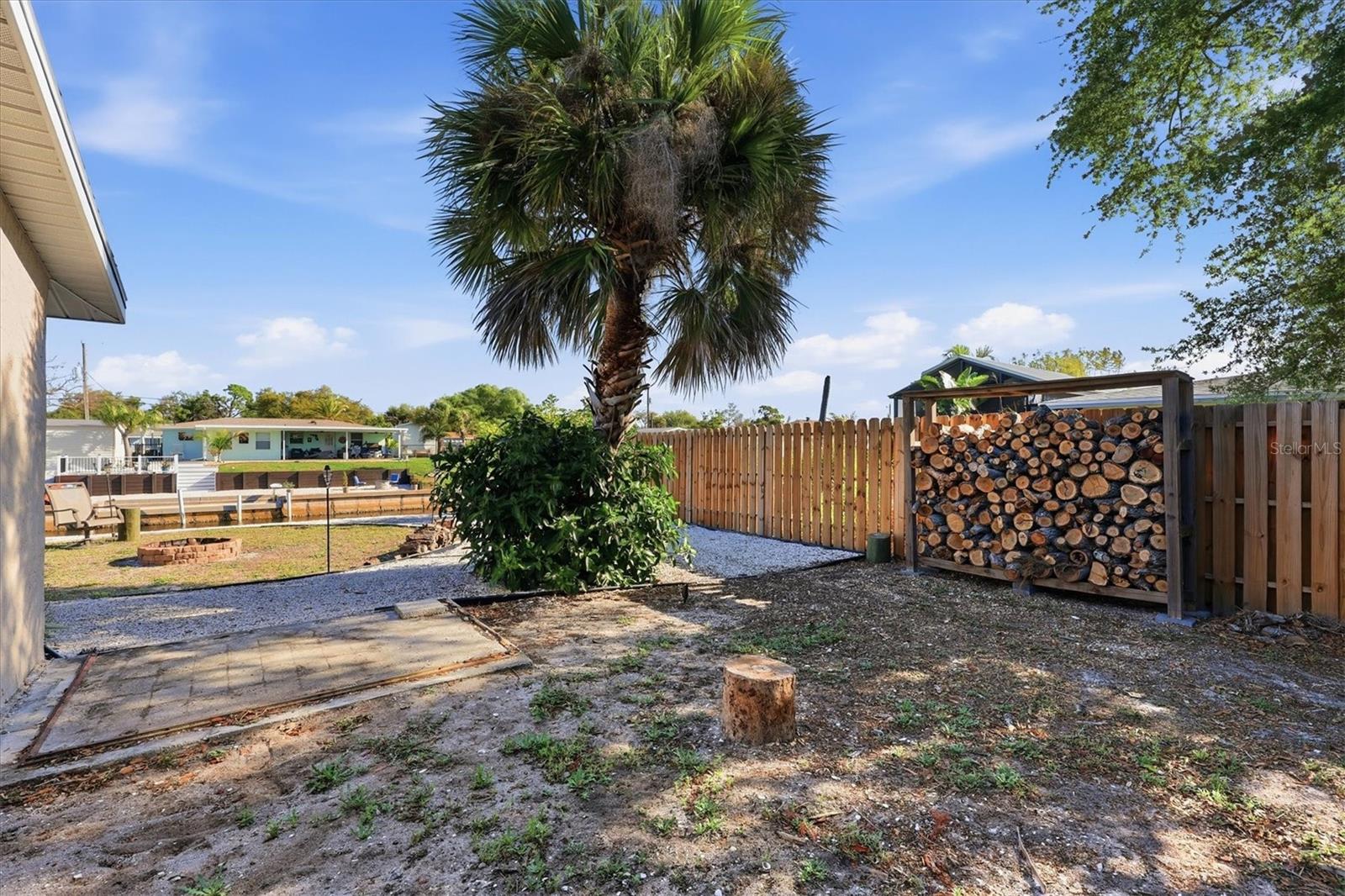 Image 22 of 51 For 866 6th Street