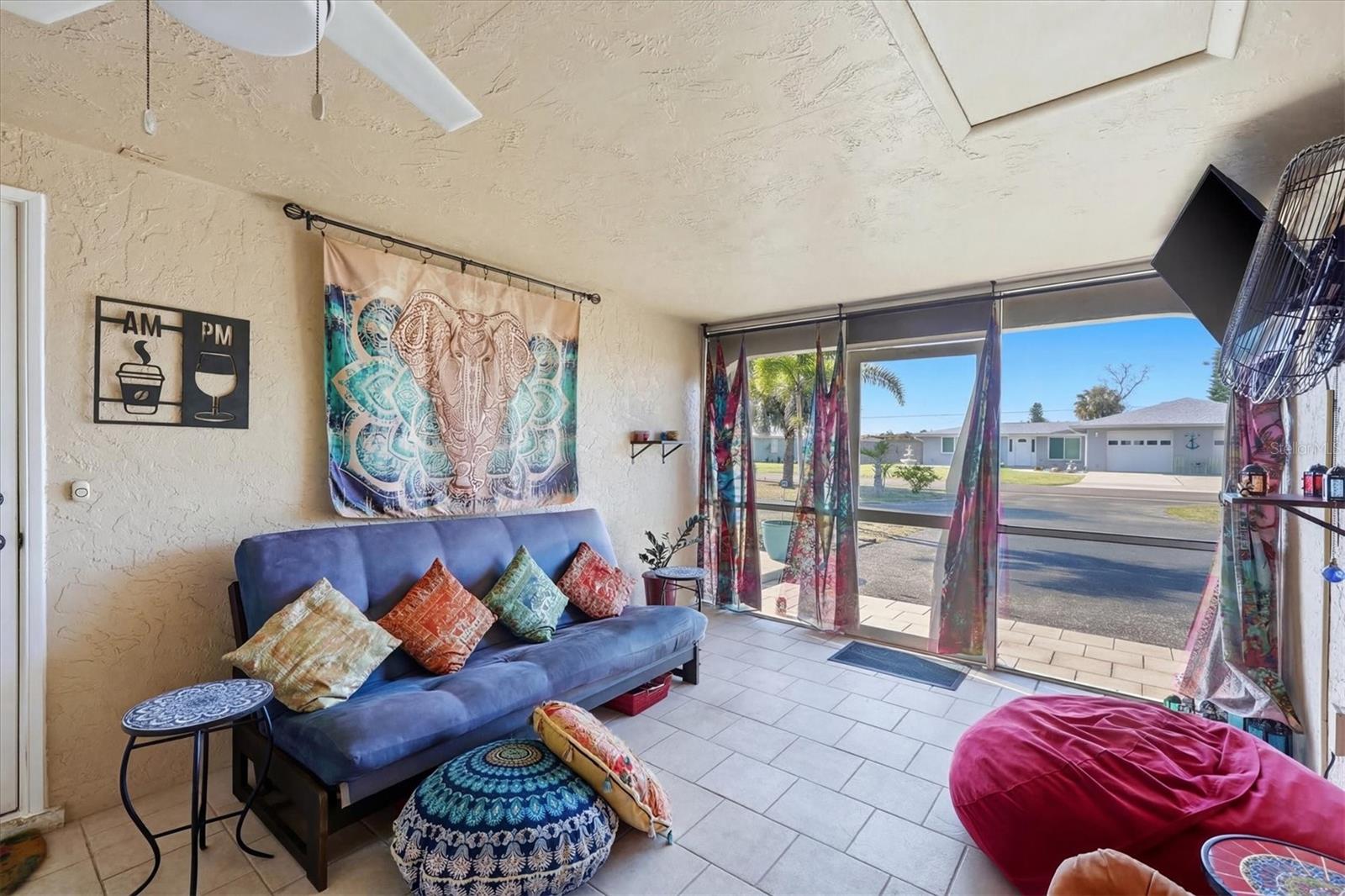 Image 28 of 51 For 866 6th Street