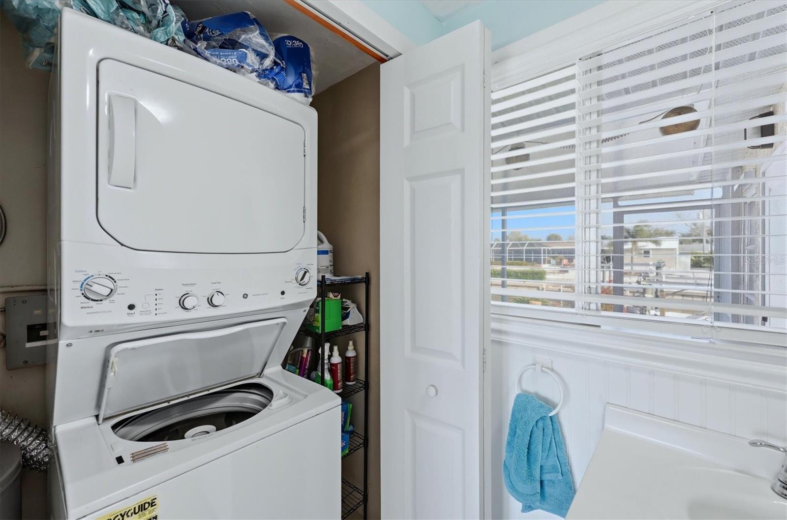 Image 32 of 51 For 866 6th Street