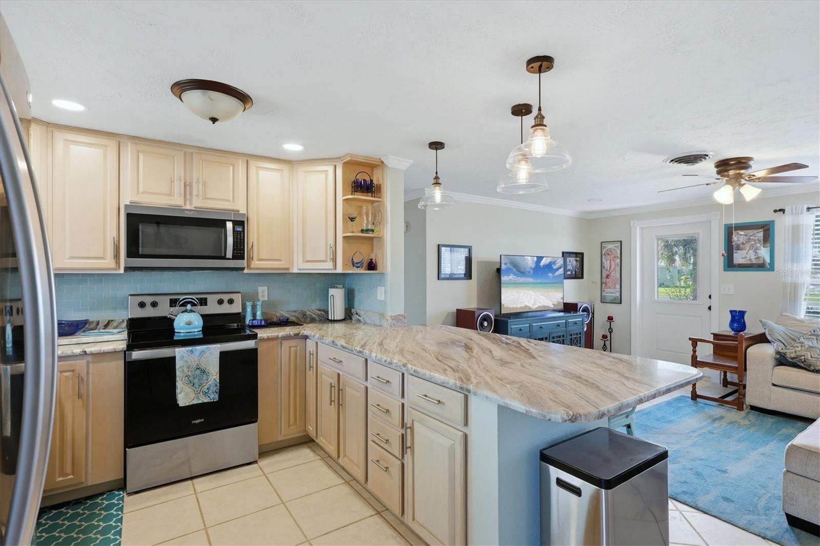 Image 9 of 51 For 866 6th Street